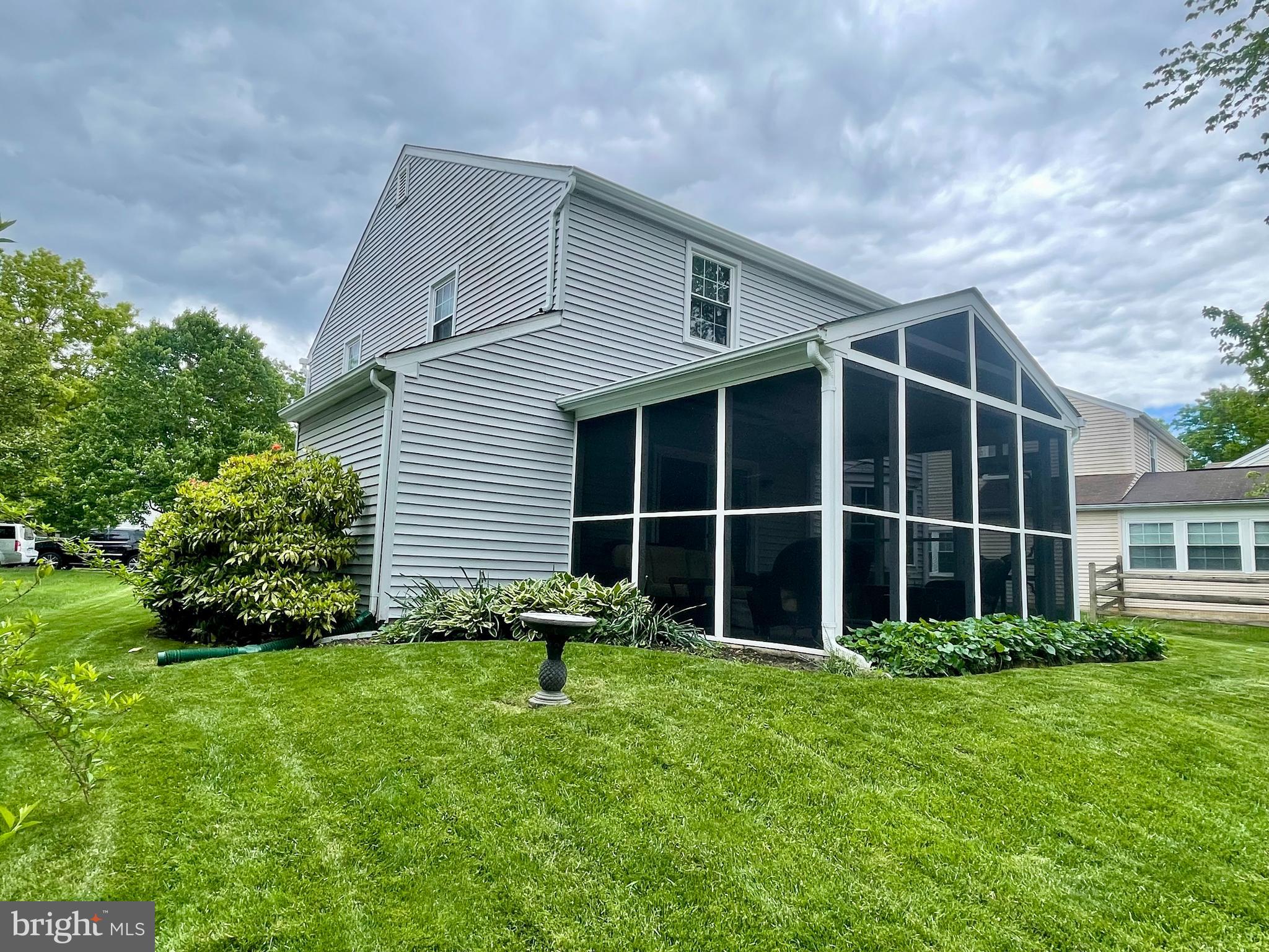 ST CHARLES HAMPSHIRE - Residential