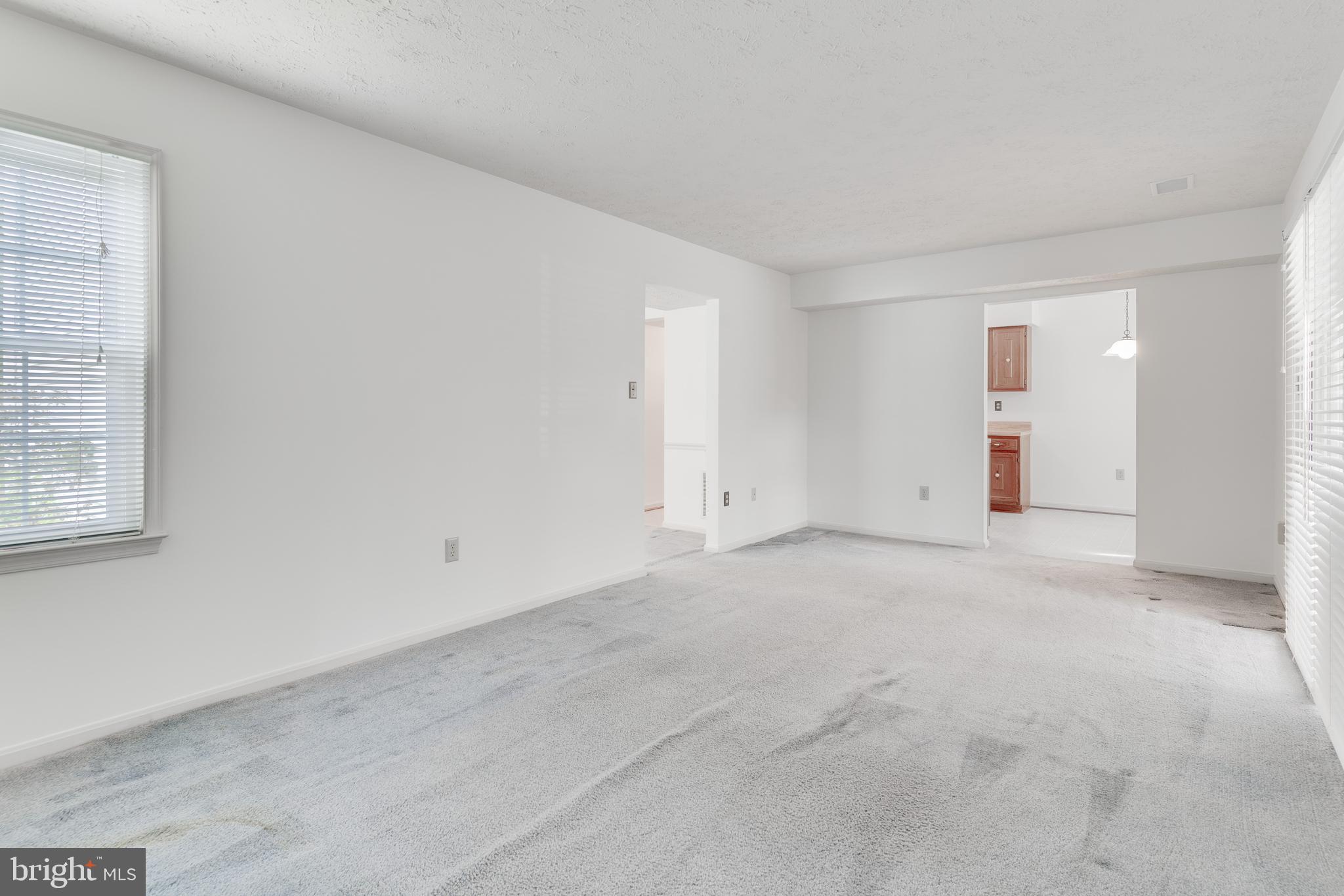 ST CHARLES HAMPSHIRE - Residential