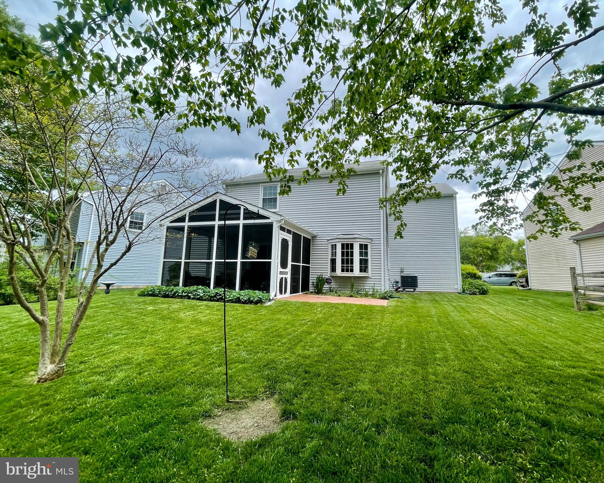 ST CHARLES HAMPSHIRE - Residential