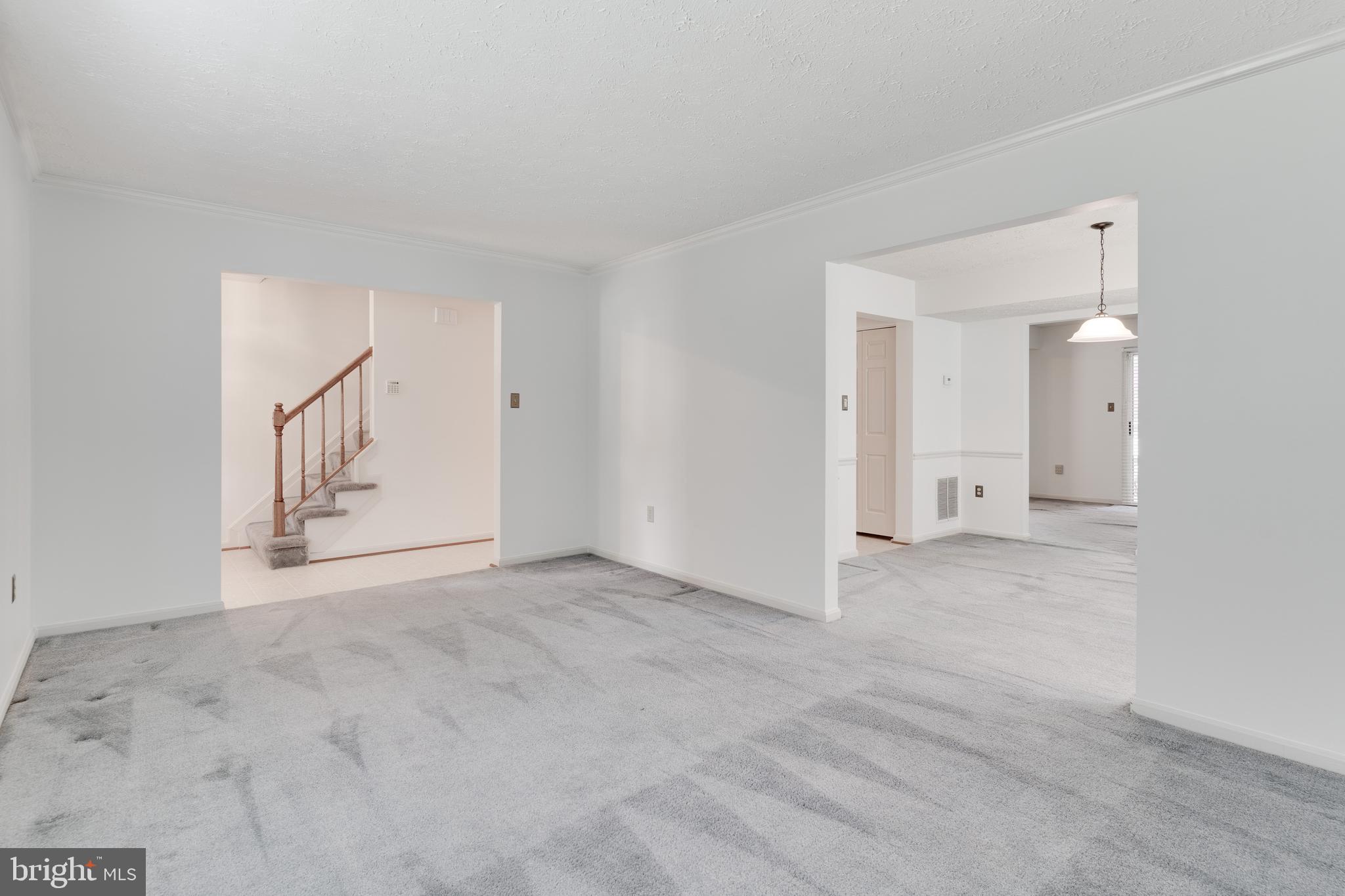 ST CHARLES HAMPSHIRE - Residential