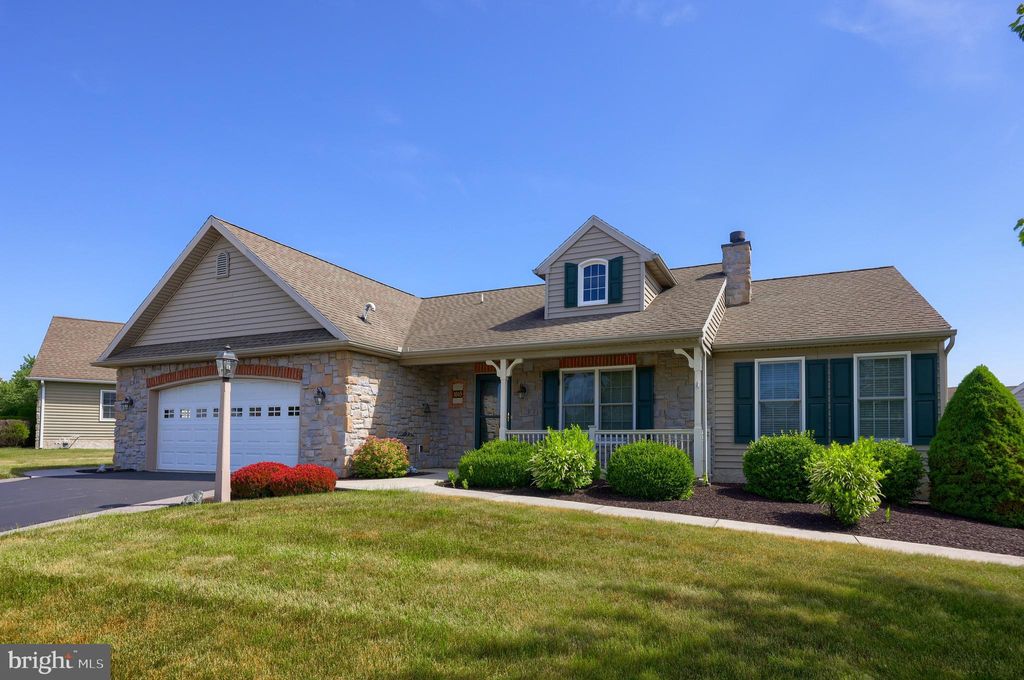 Photo of 1045 CAMBRIDGE DR, MANHEIM, PA 17545 (MLS # PALA2035928)