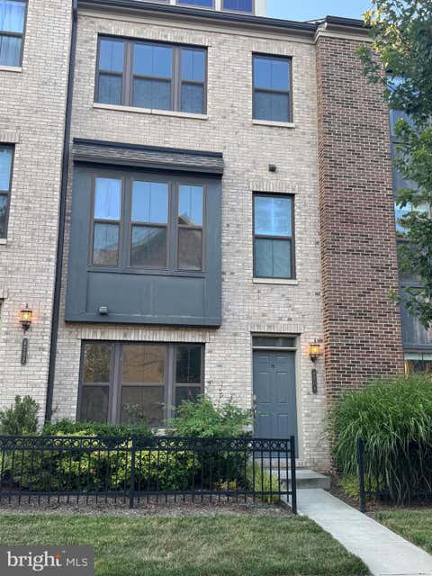 Townhouse For Rent - 4704 Woodberry Street<br/> RIVERDALE, MD 20737