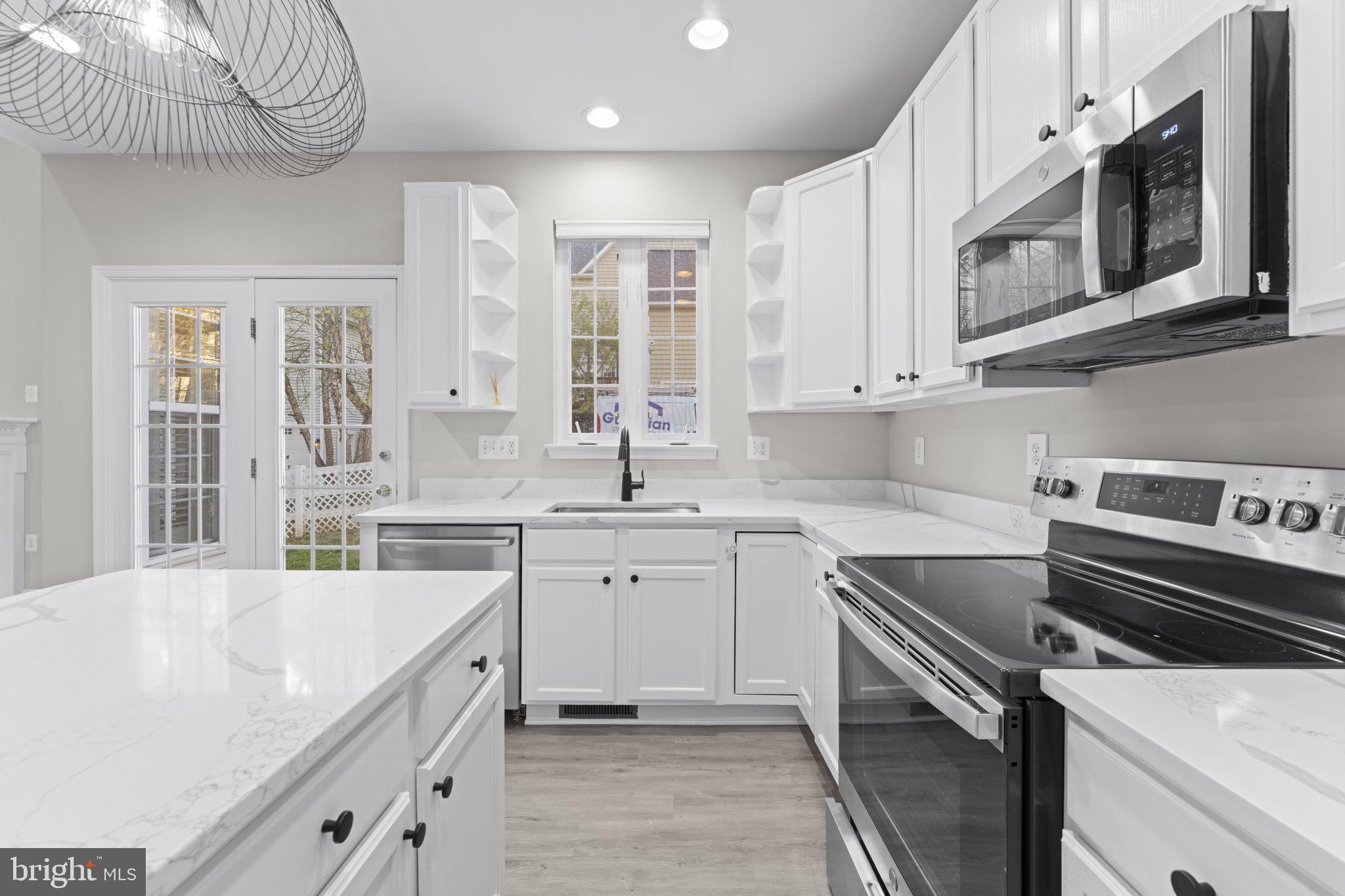 LAKE POINT - Residential