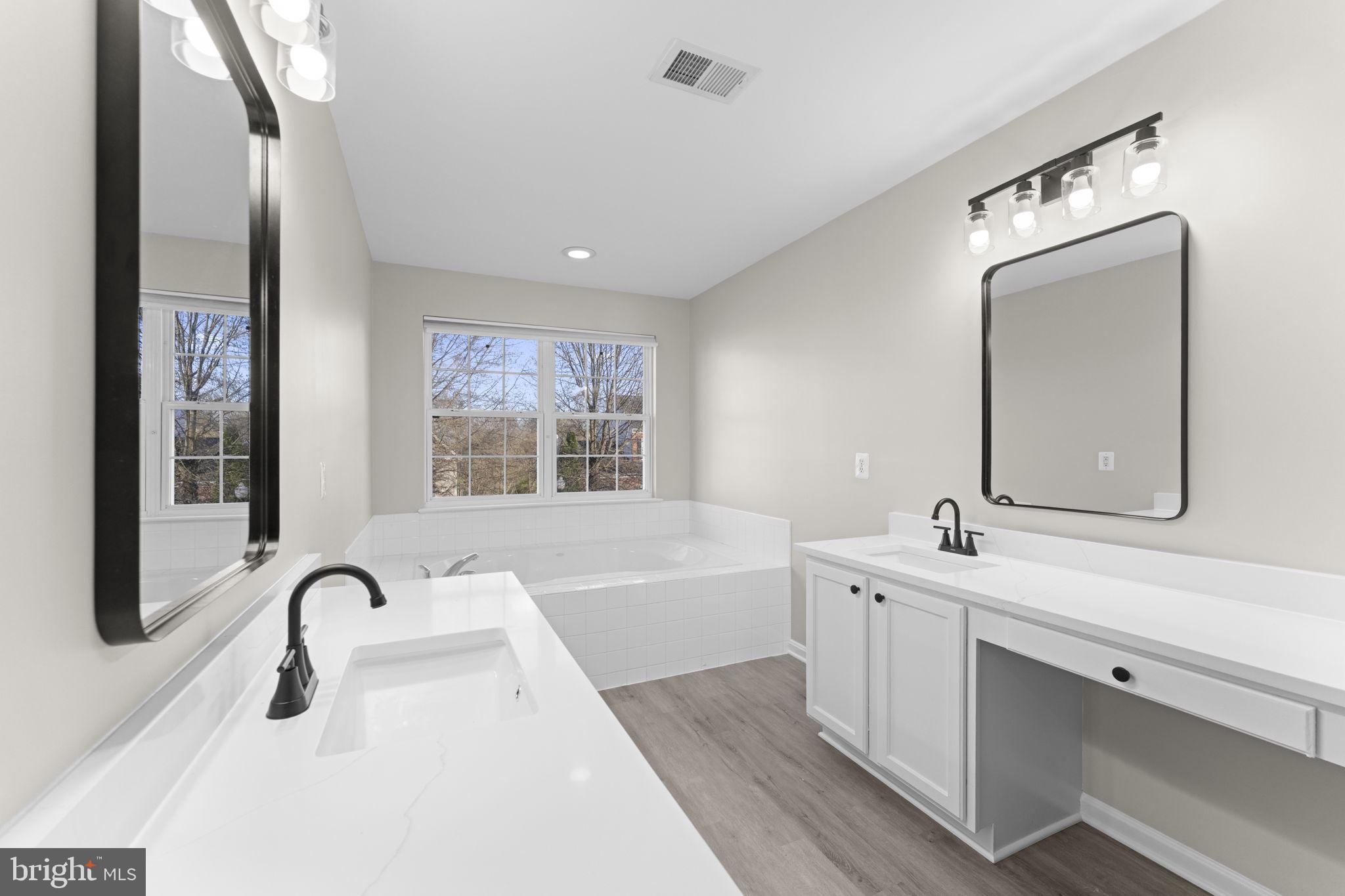 LAKE POINT - Residential