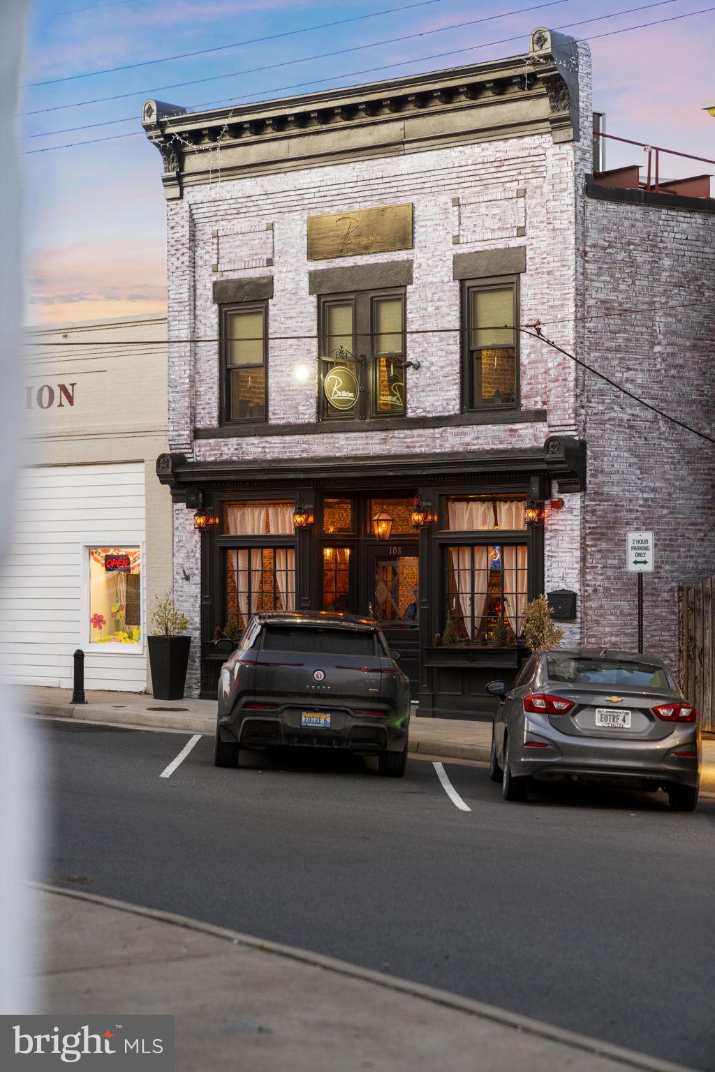 LAKE POINT - Residential