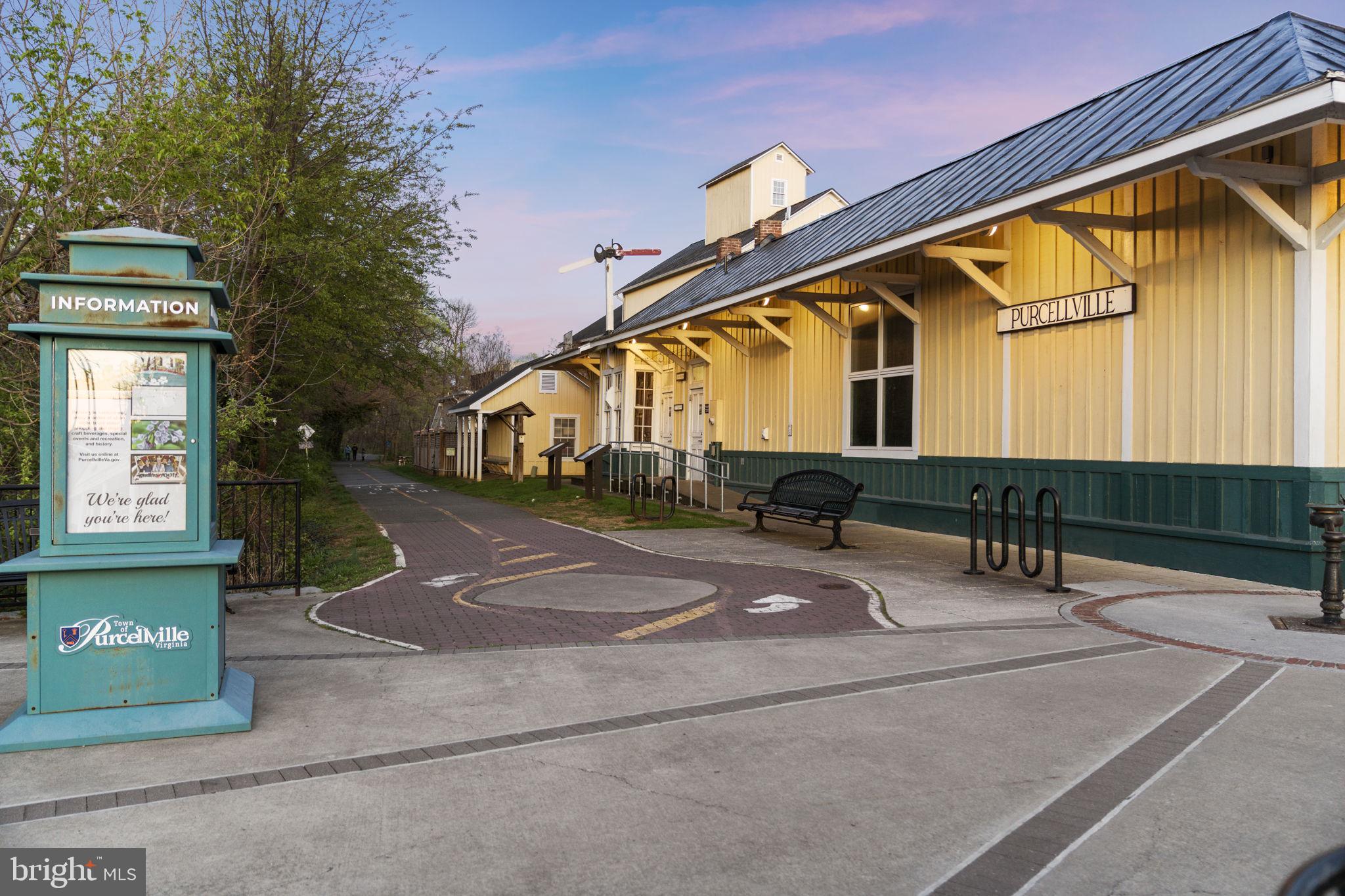 LAKE POINT - Residential