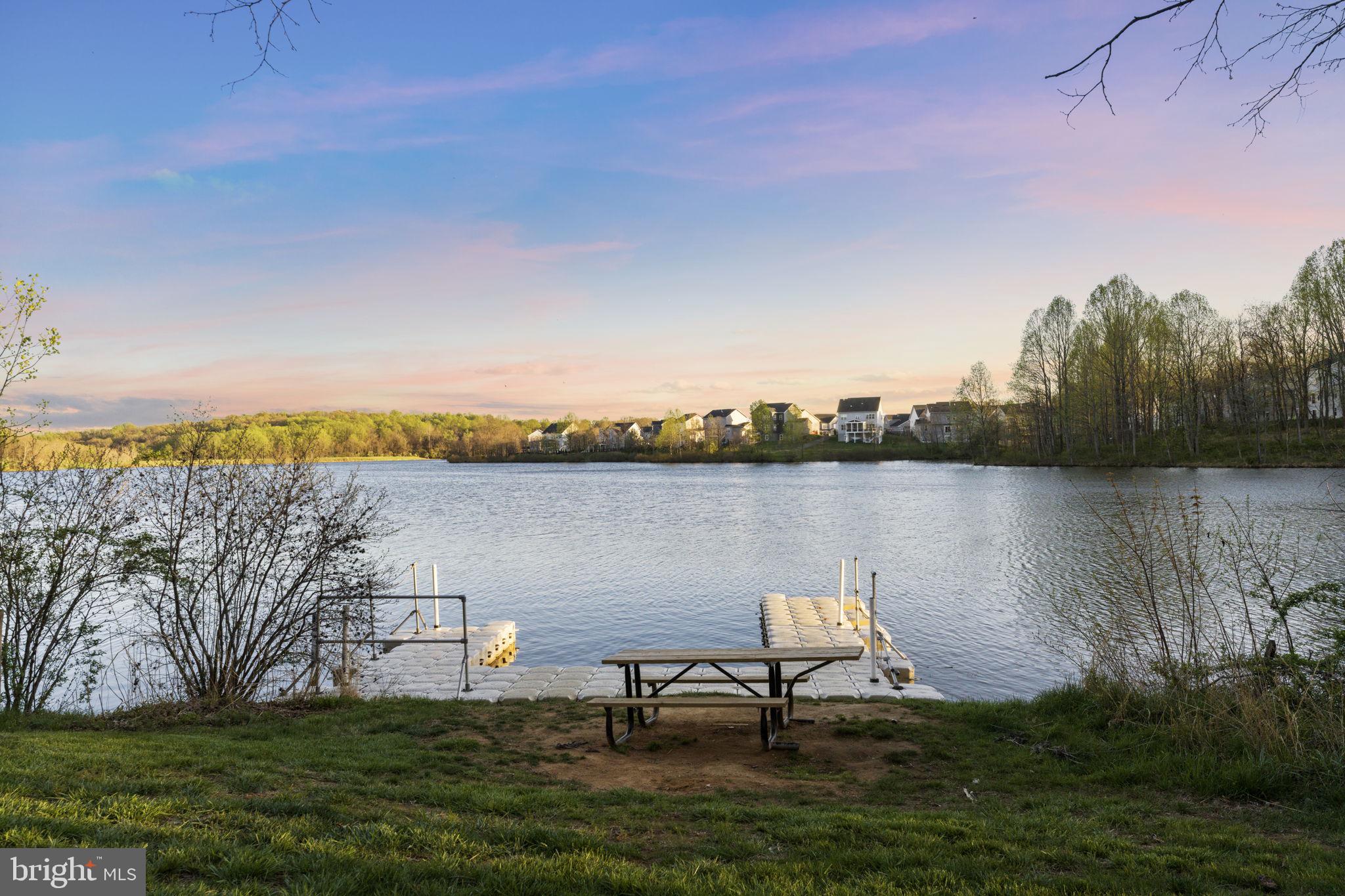 LAKE POINT - Residential