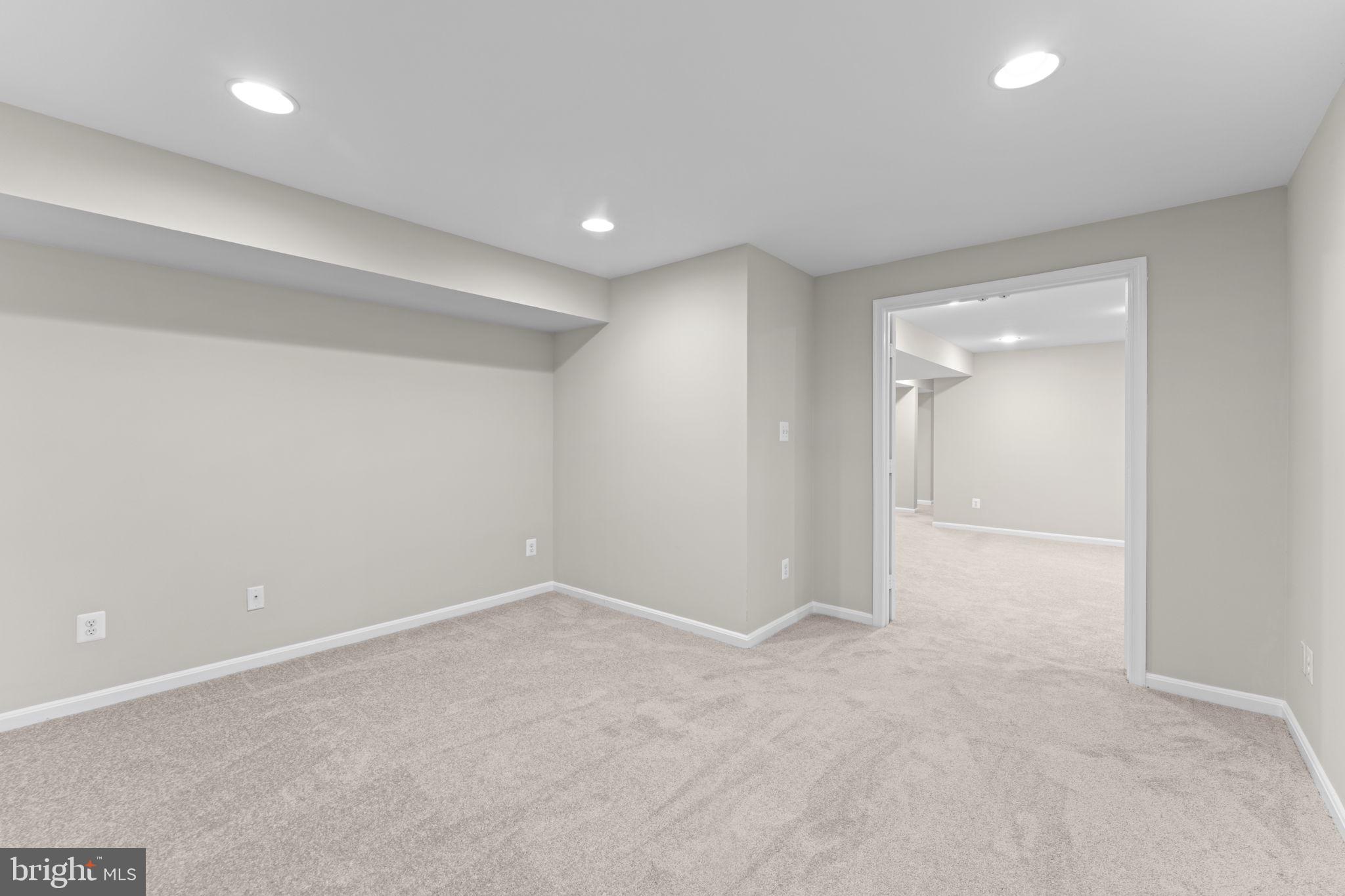 LAKE POINT - Residential