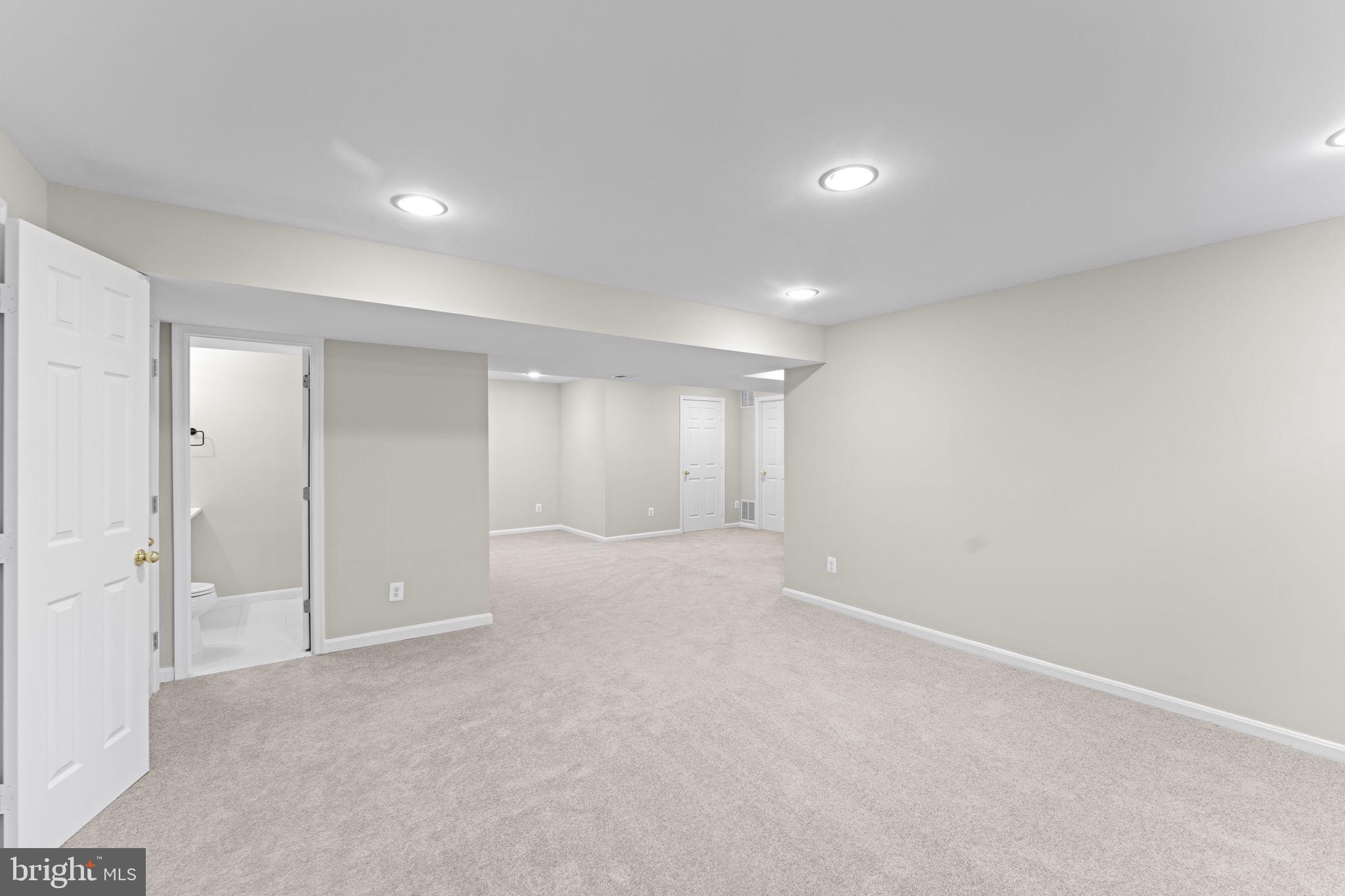 LAKE POINT - Residential