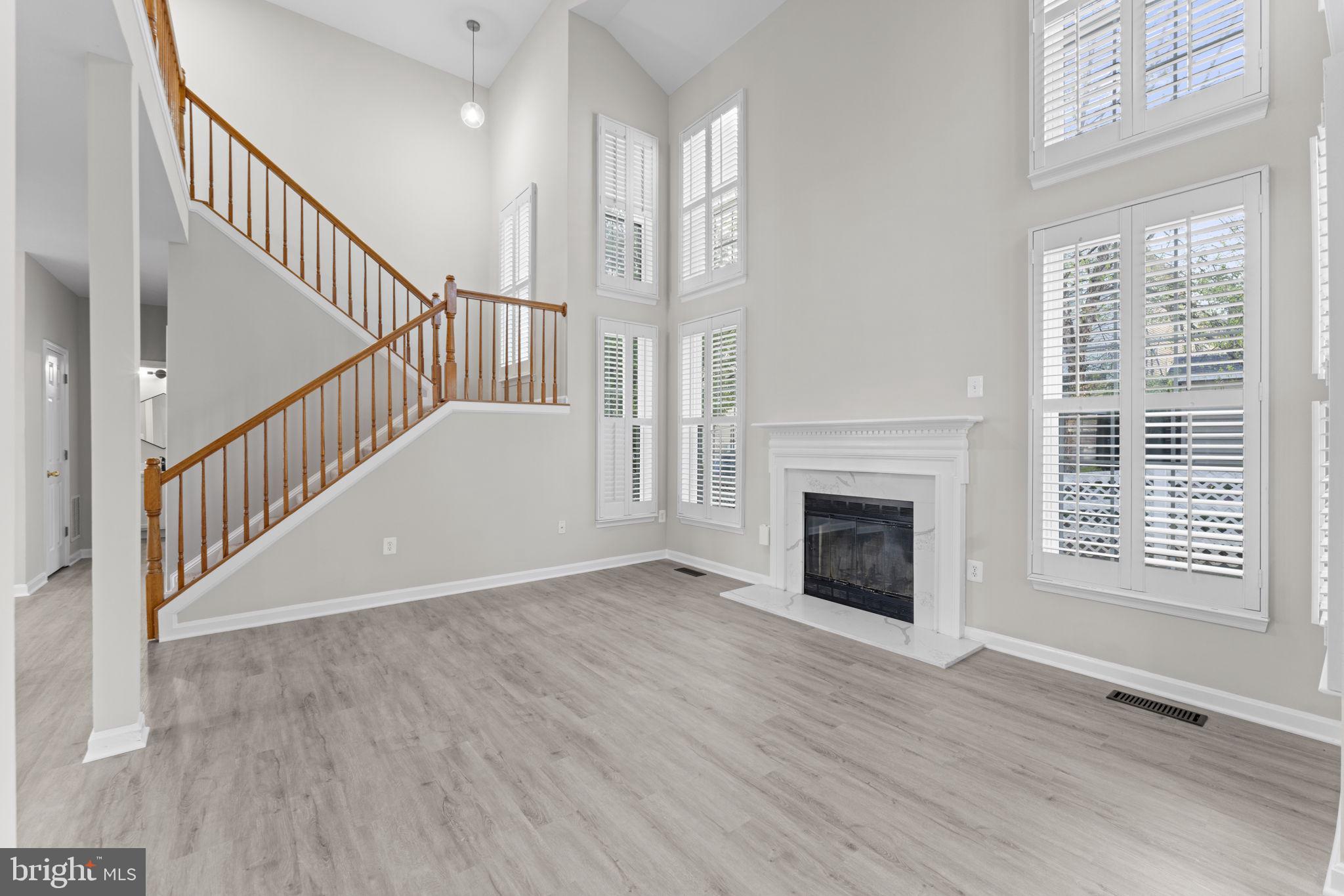 LAKE POINT - Residential