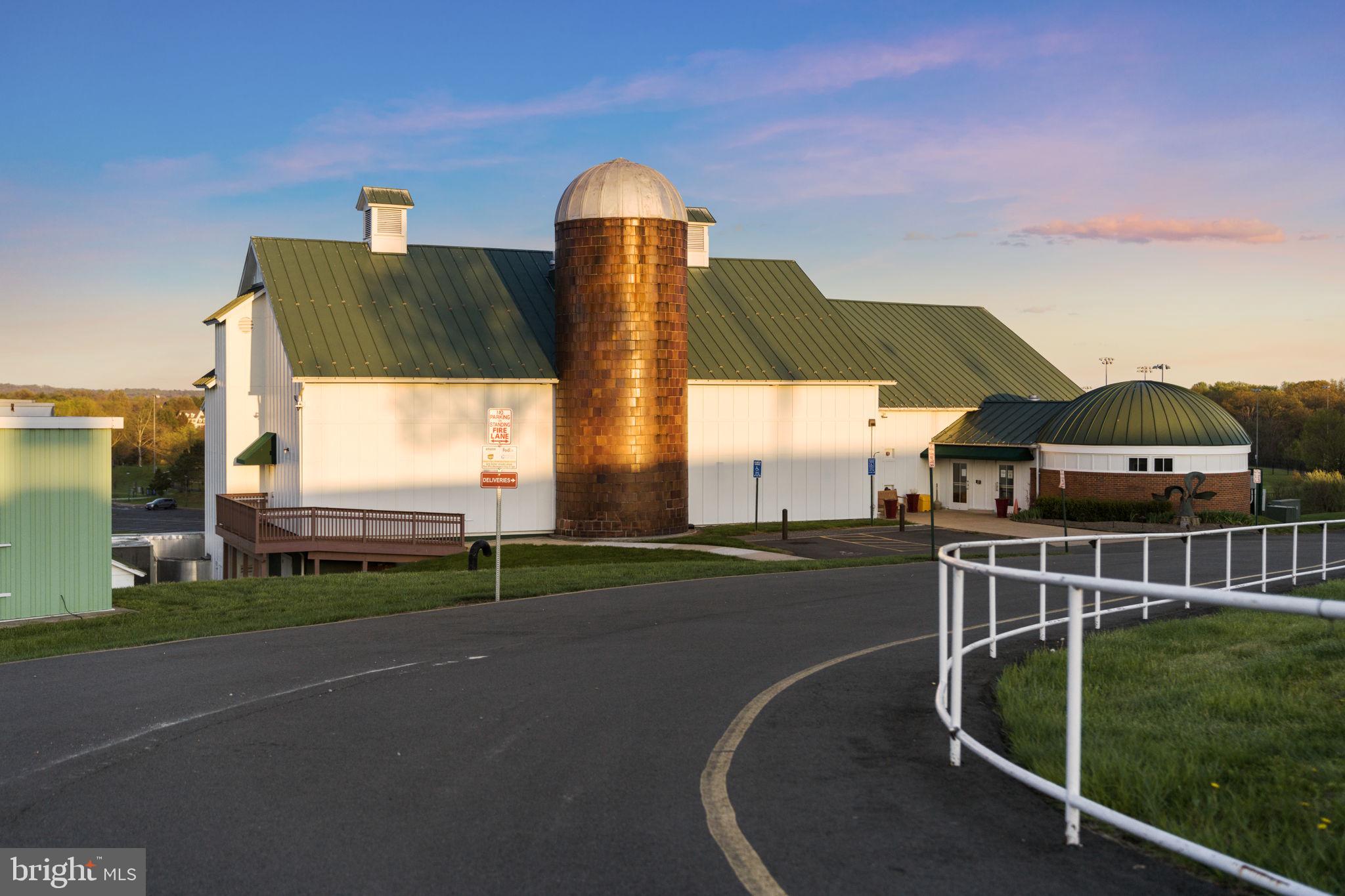 LAKE POINT - Residential