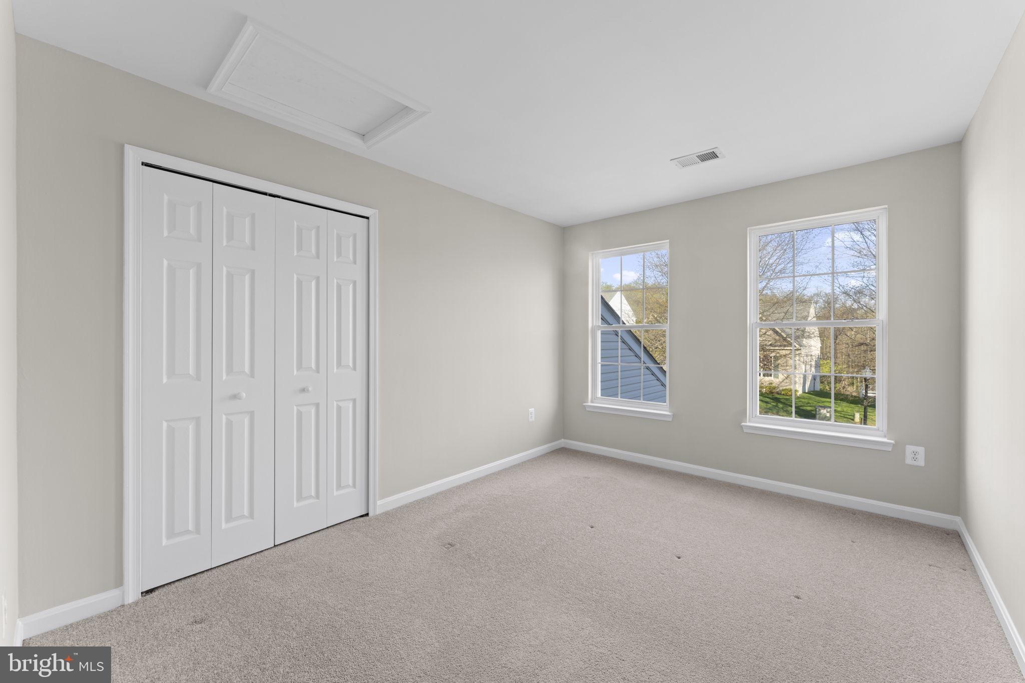 LAKE POINT - Residential