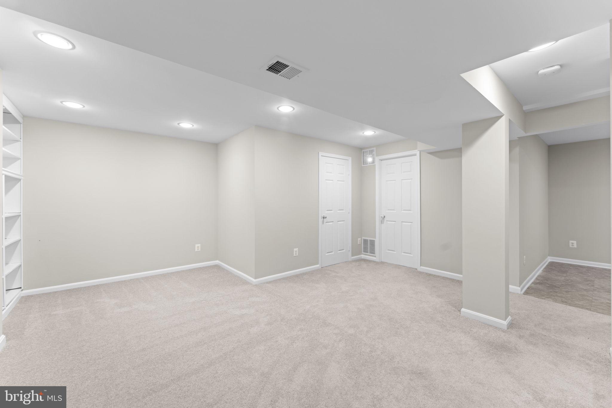 LAKE POINT - Residential