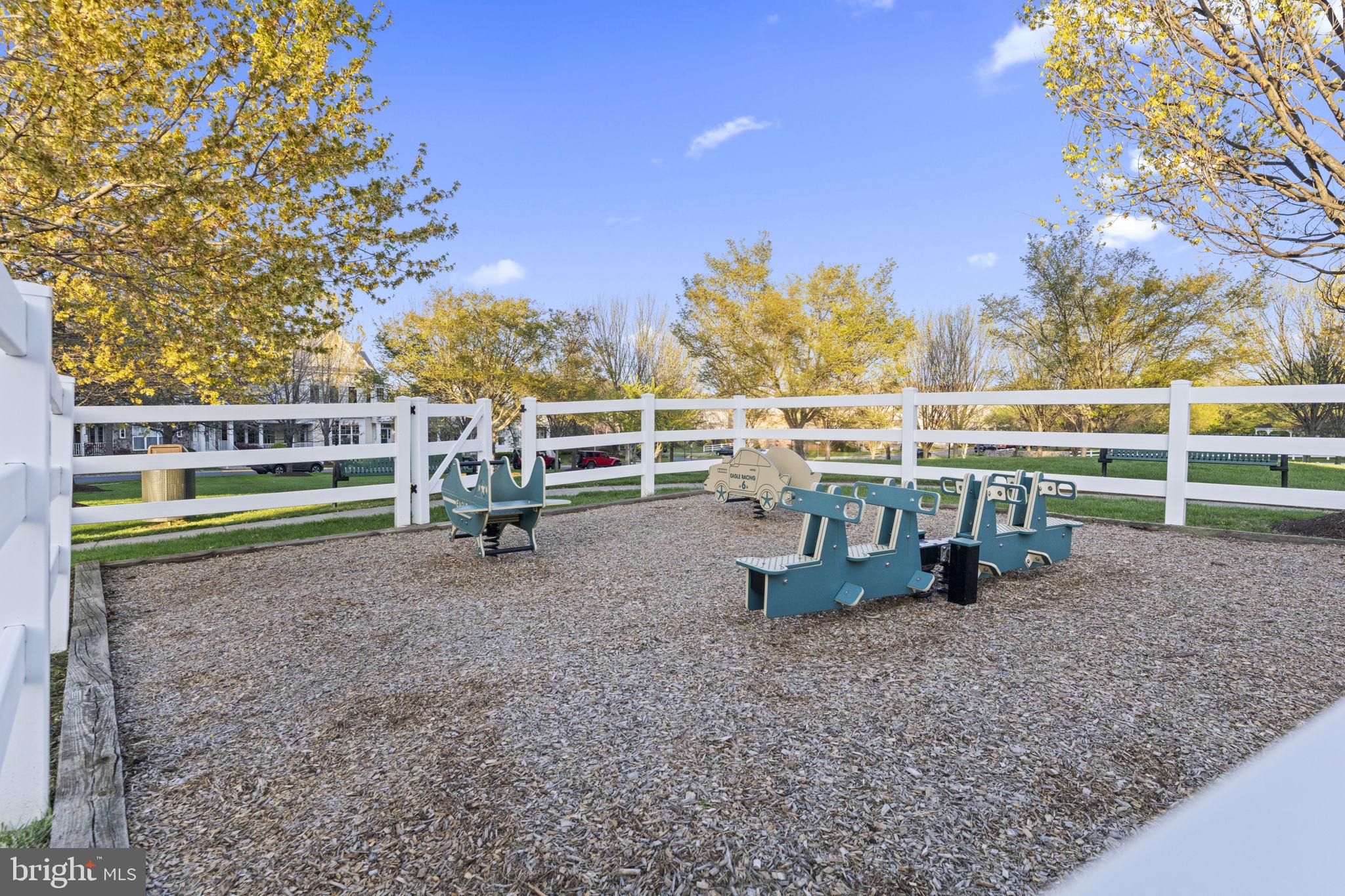 LAKE POINT - Residential