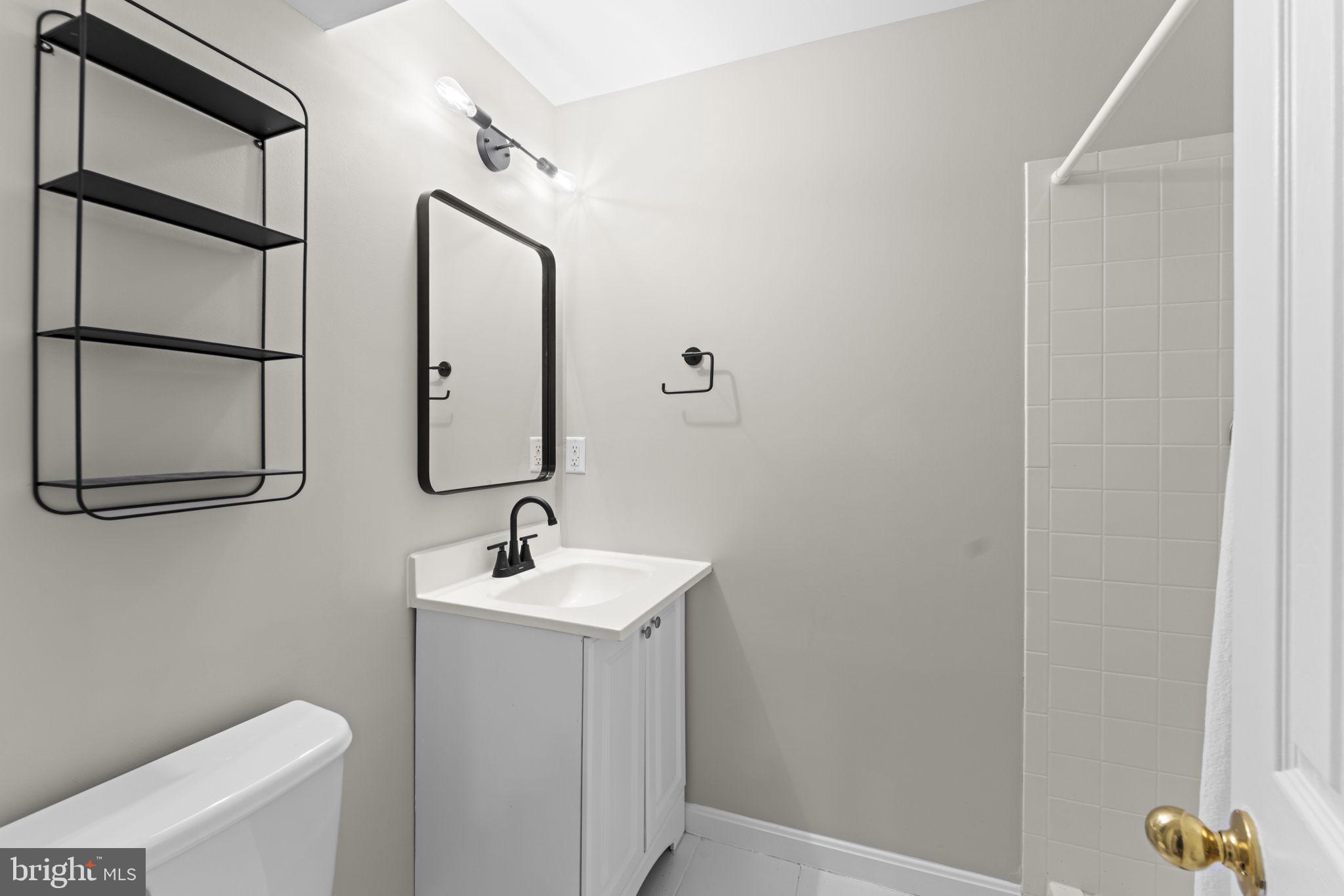 LAKE POINT - Residential