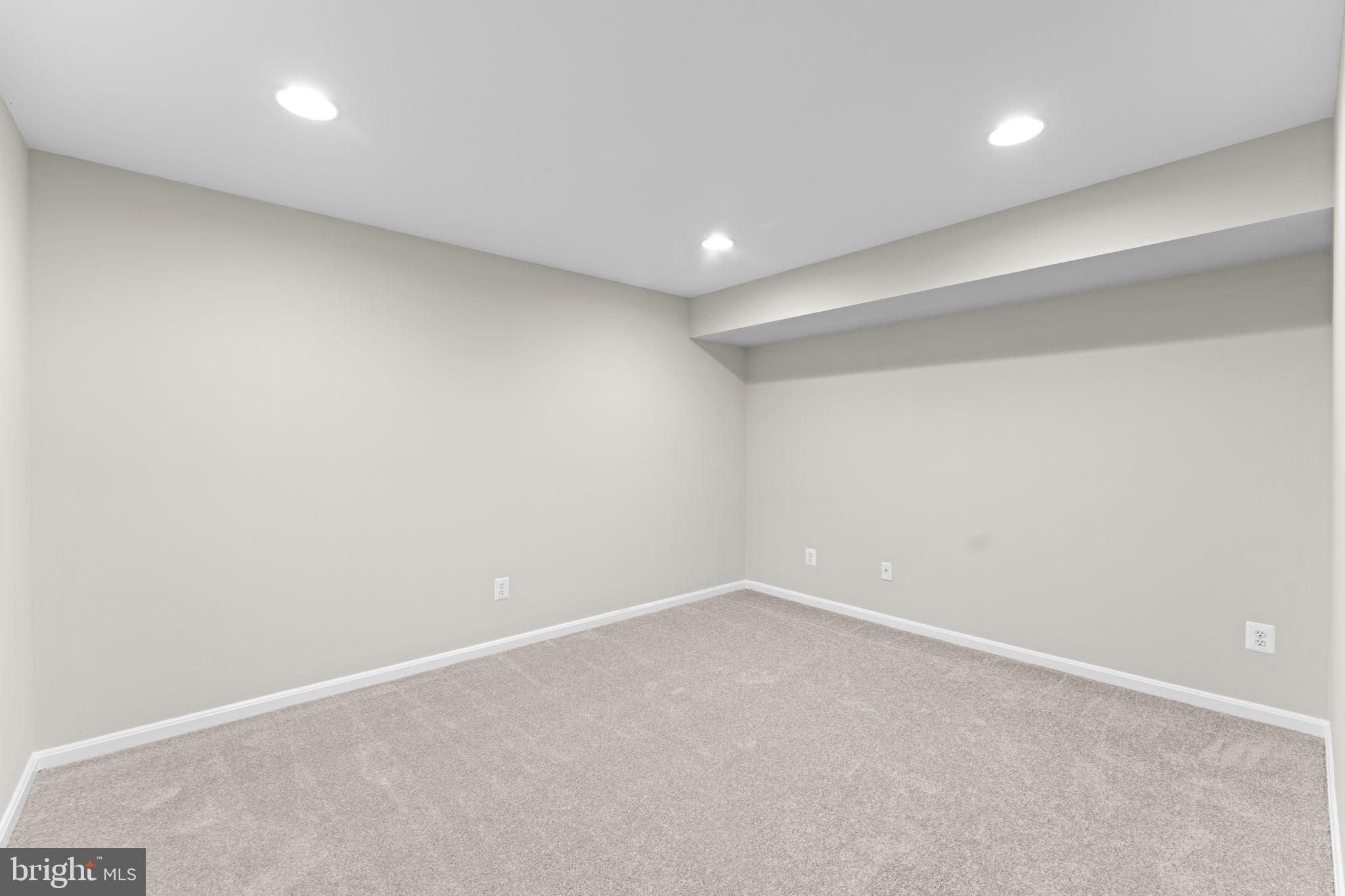 LAKE POINT - Residential