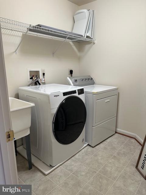 HOLLIFIELD ESTATES - Residential Lease