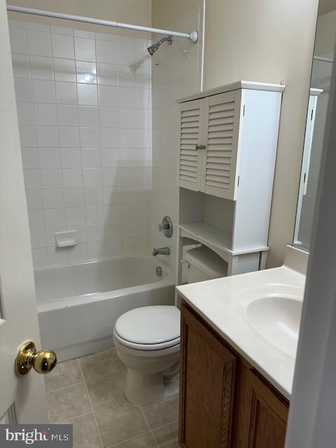 HOLLIFIELD ESTATES - Residential Lease