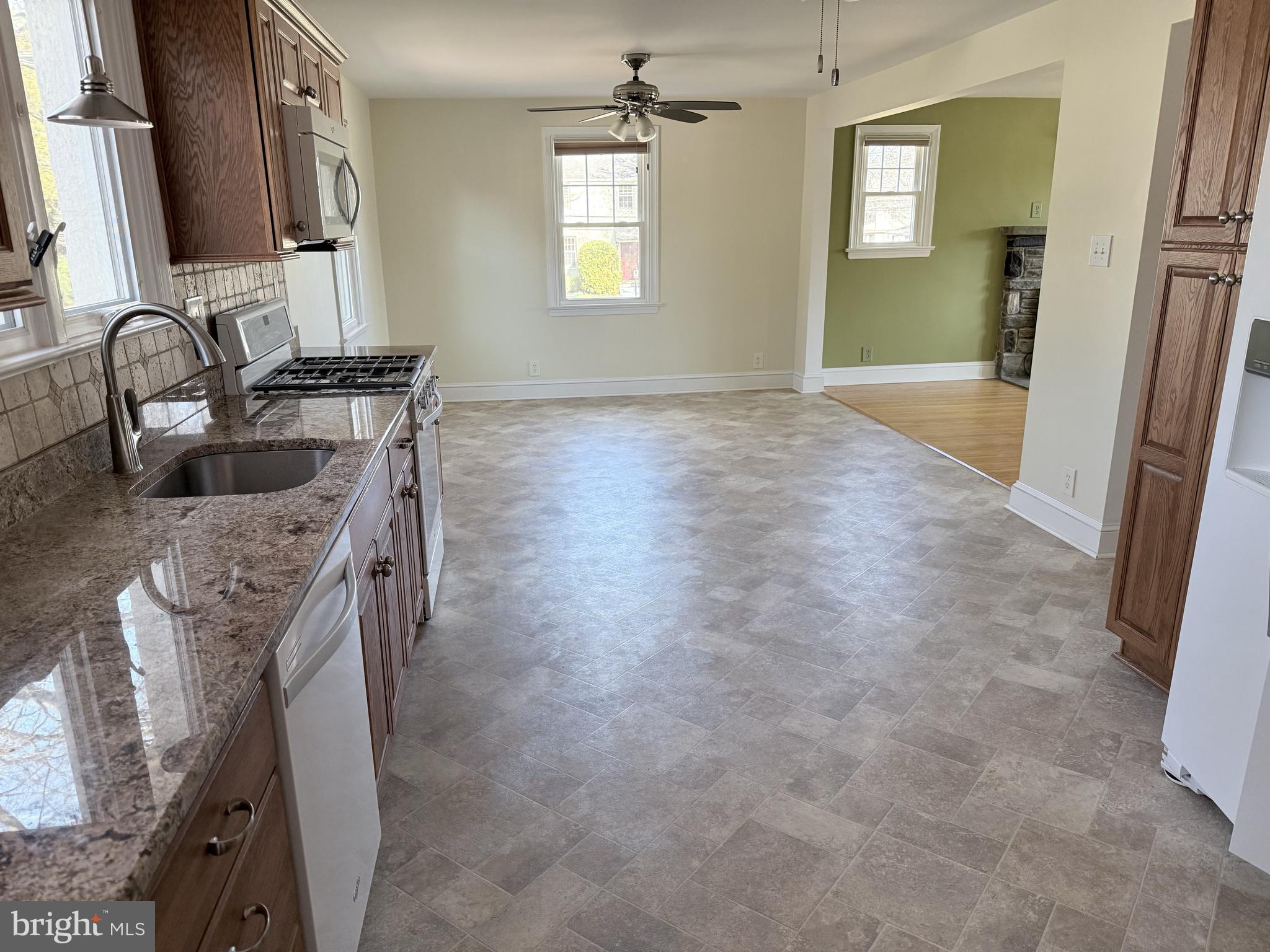 EASTTOWN WOODS - Residential