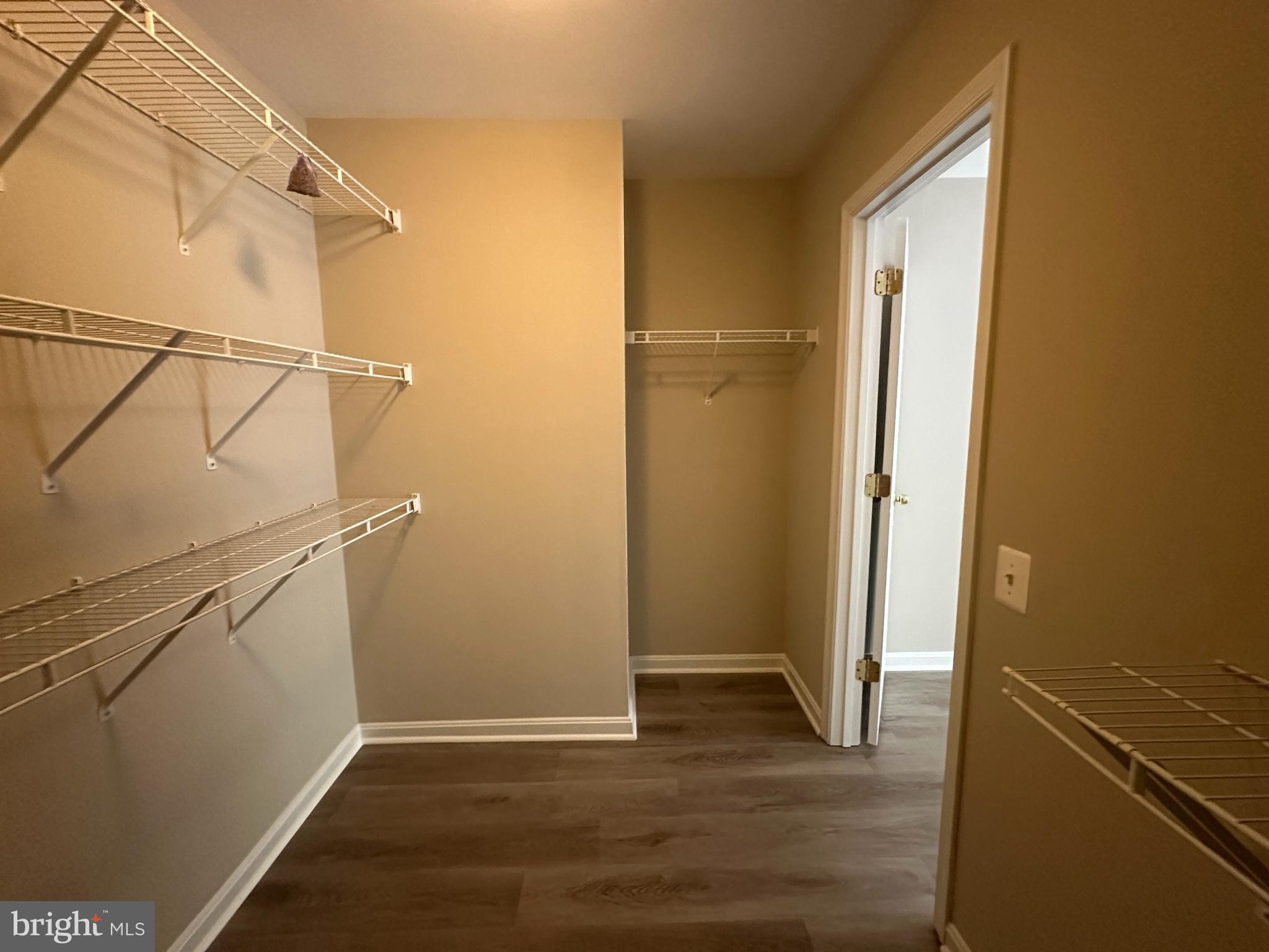 LOUDOUN PARKWAY CENTER - Residential Lease