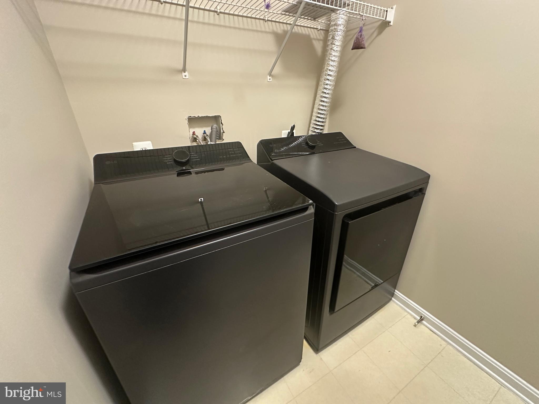 LOUDOUN PARKWAY CENTER - Residential Lease