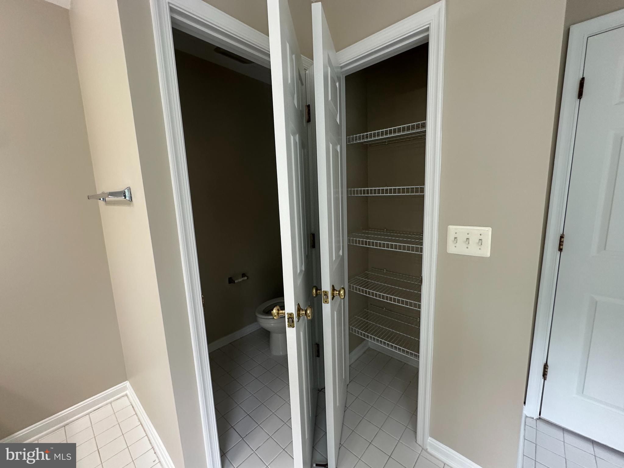 LOUDOUN PARKWAY CENTER - Residential Lease