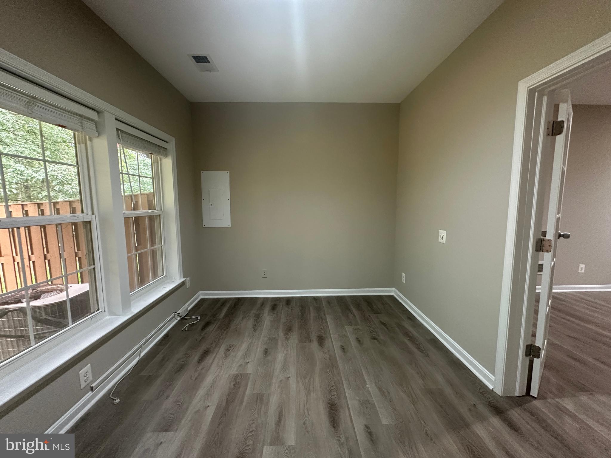 LOUDOUN PARKWAY CENTER - Residential Lease