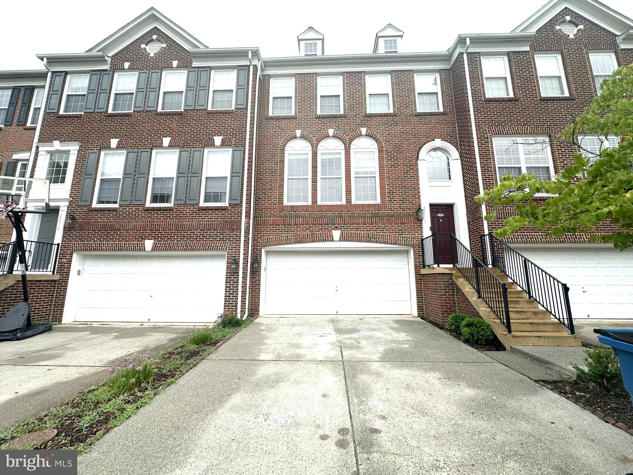 LOUDOUN PARKWAY CENTER - Residential Lease