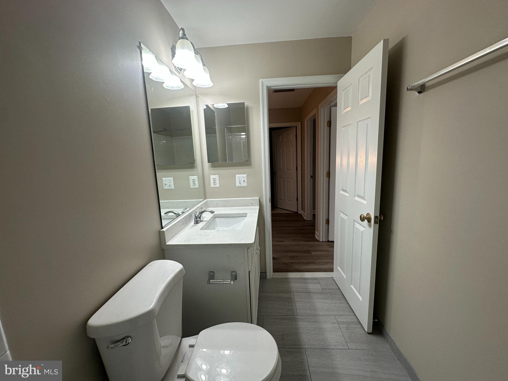 LOUDOUN PARKWAY CENTER - Residential Lease