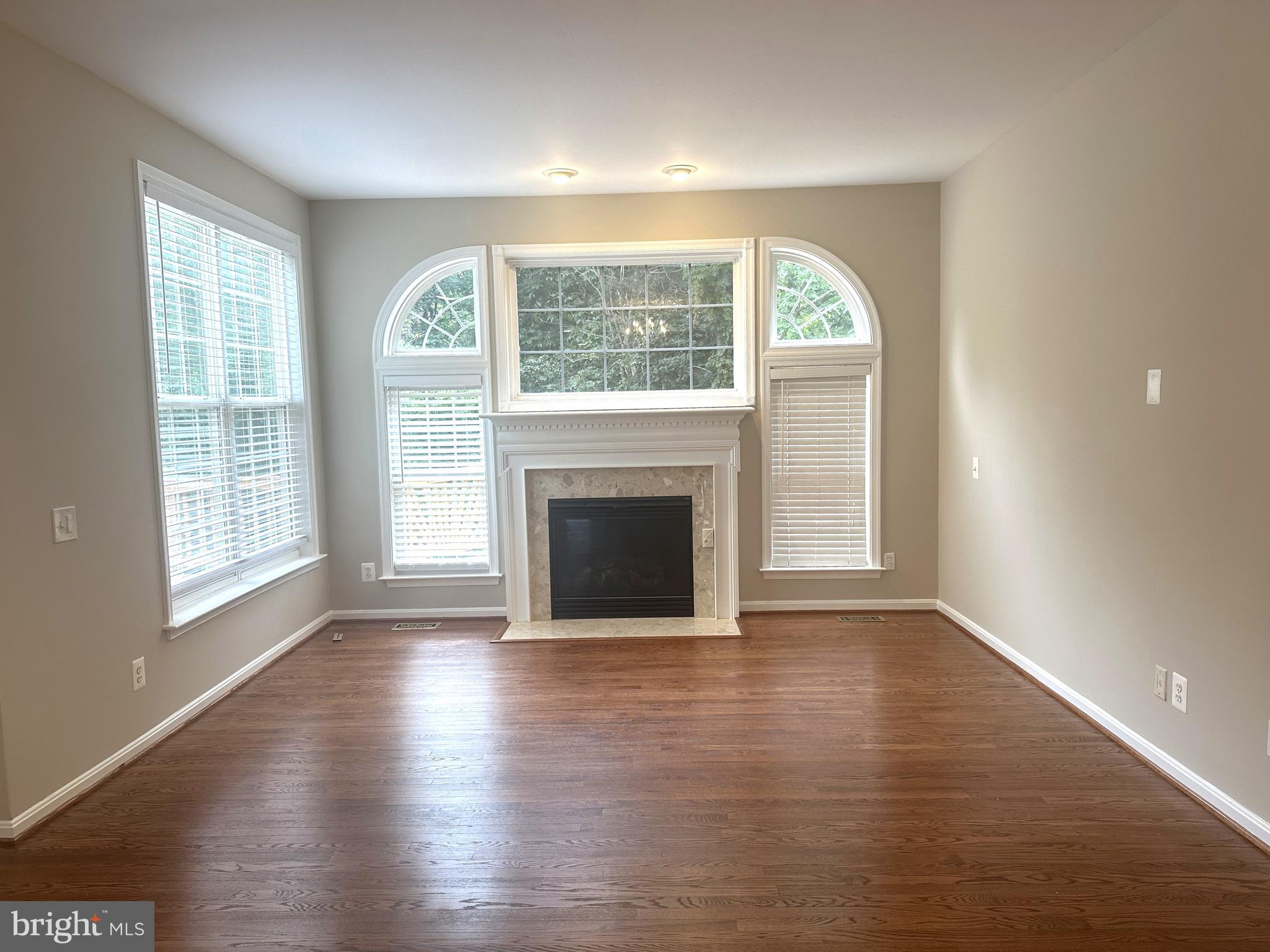 LOUDOUN PARKWAY CENTER - Residential Lease