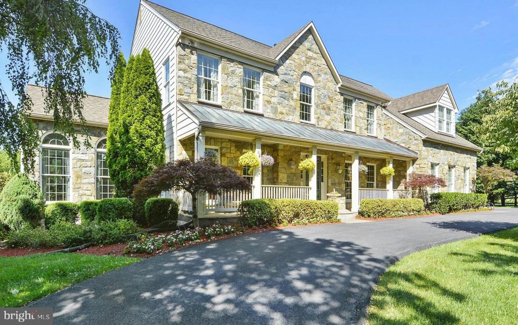 Photo of 19408 Olive Tree Way, GAITHERSBURG, MD 20879 (MLS # MDMC2209600)