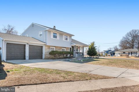 Homes For Sale - 25 Latimer Way<br/> BURLINGTON, NJ 08016