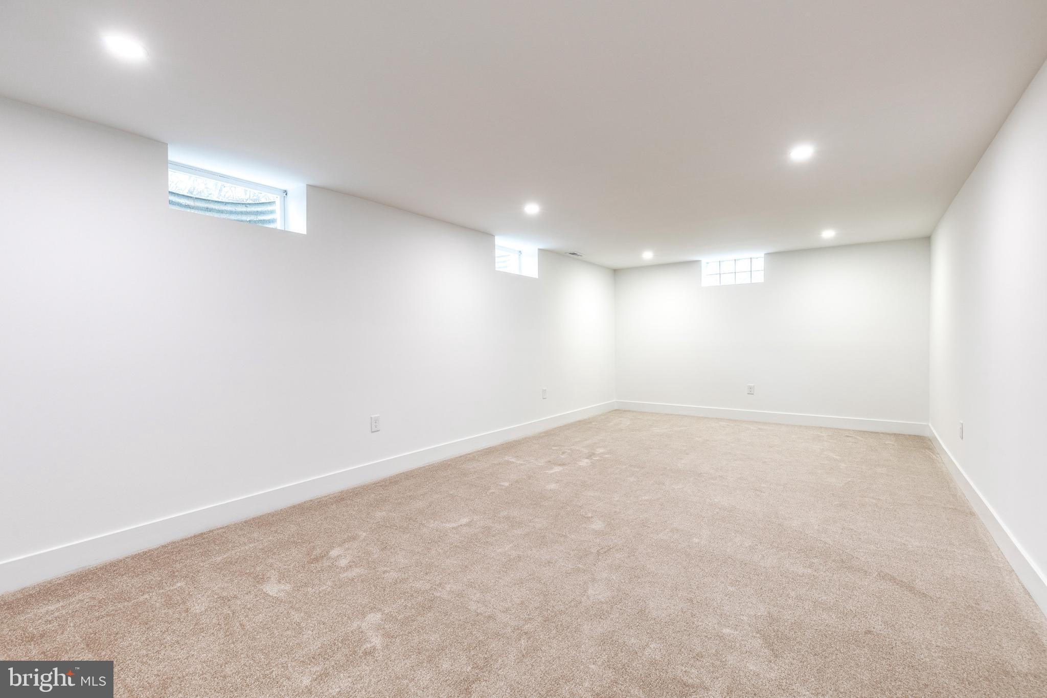 PERRY HALL - Residential