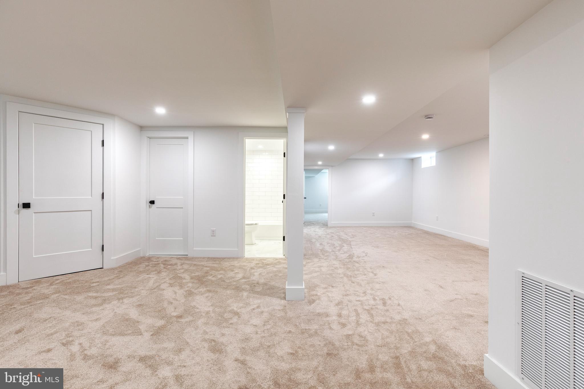 PERRY HALL - Residential