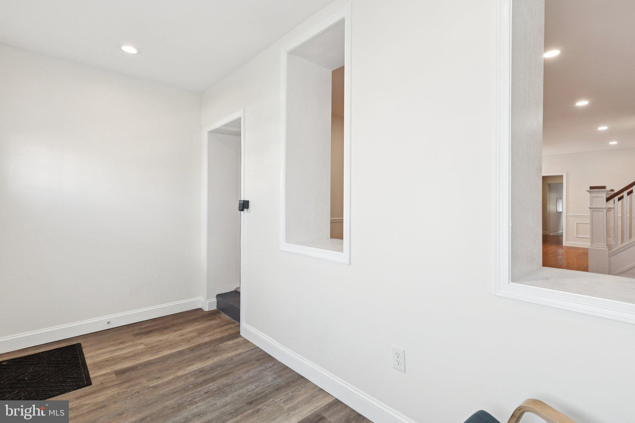 PORT RICHMOND - Residential Lease