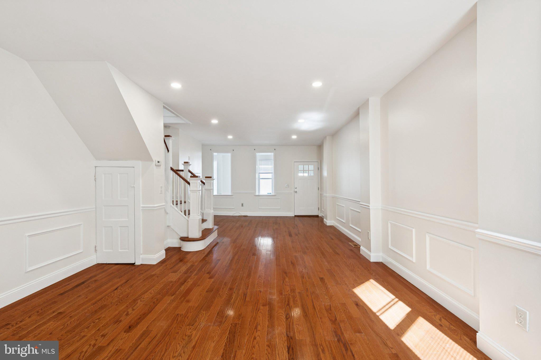 PORT RICHMOND - Residential Lease