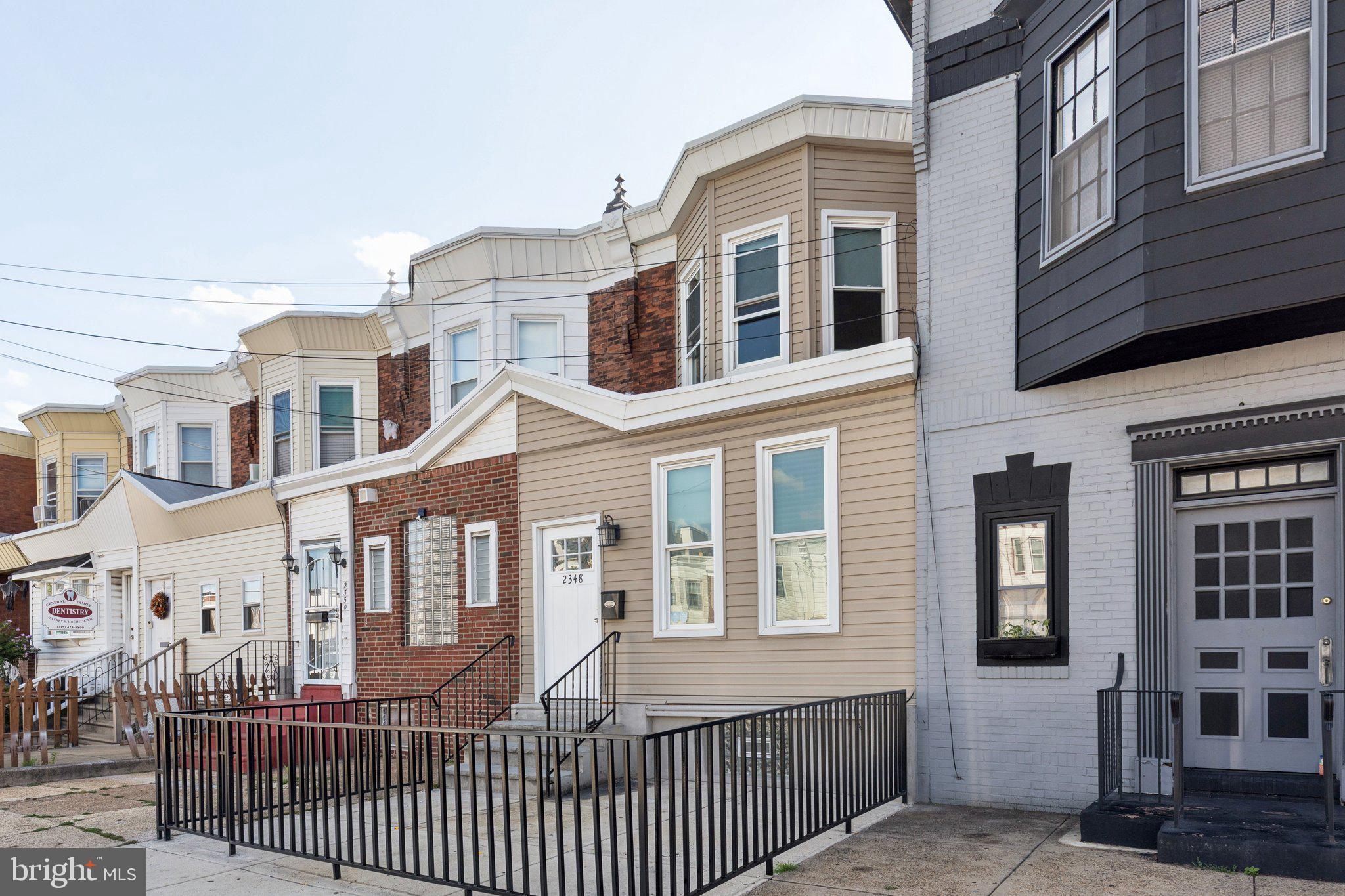 PORT RICHMOND - Residential Lease