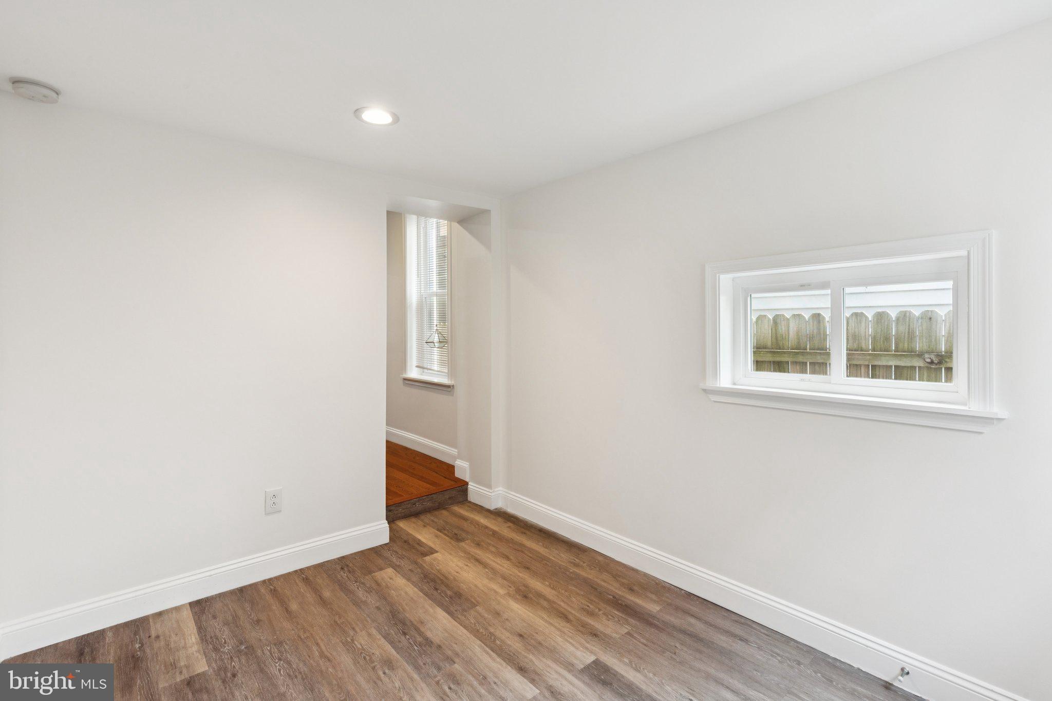 PORT RICHMOND - Residential Lease