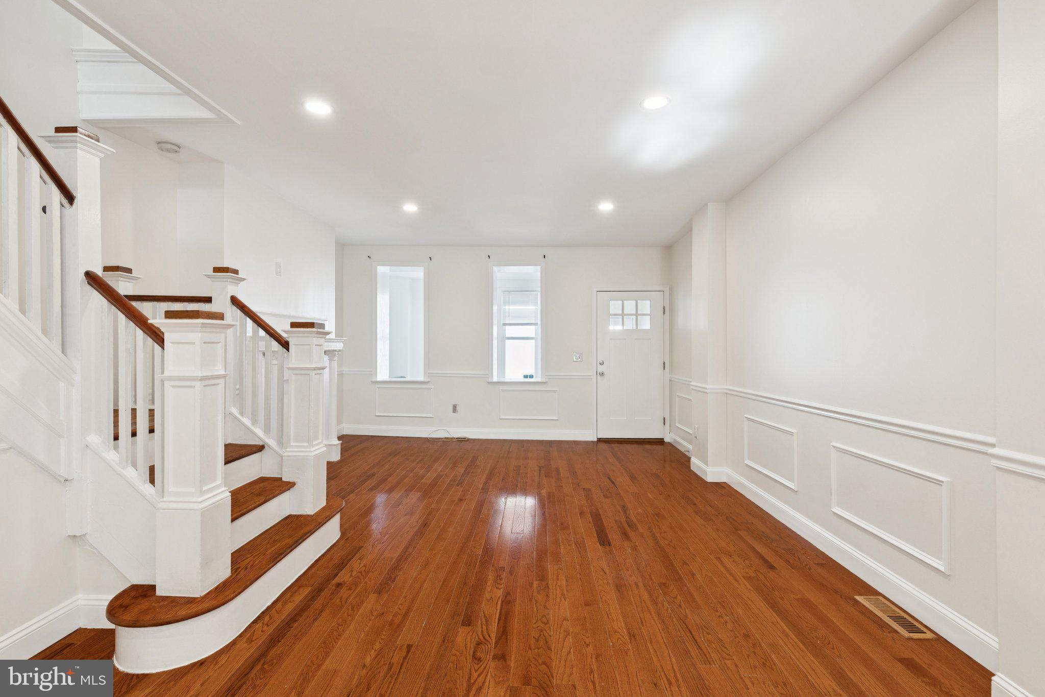 PORT RICHMOND - Residential Lease