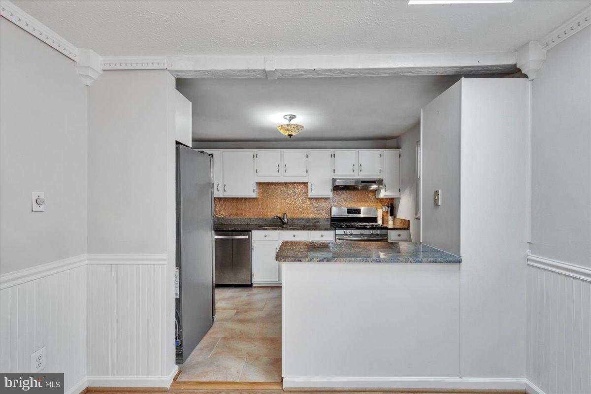 CARDINAL ESTATES - Residential Lease