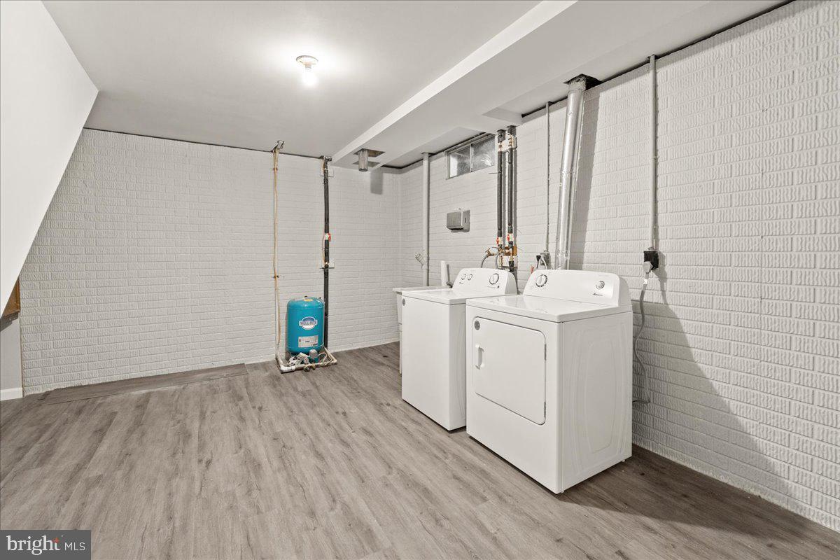 SILVER MAPLE ESTATES - Residential