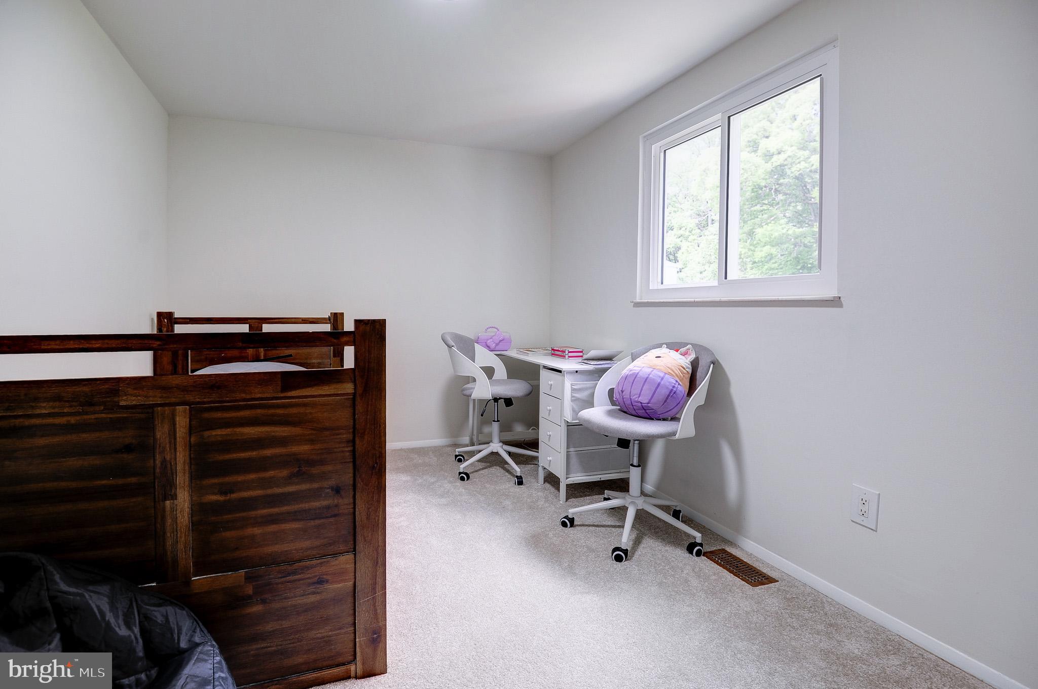 NEWINGTON FOREST - Residential