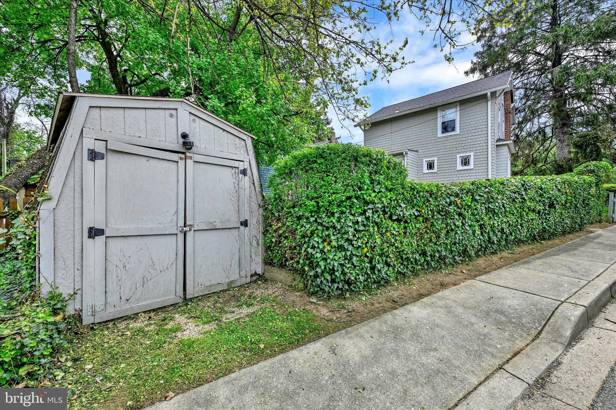 LAKE EVESHAM - Residential