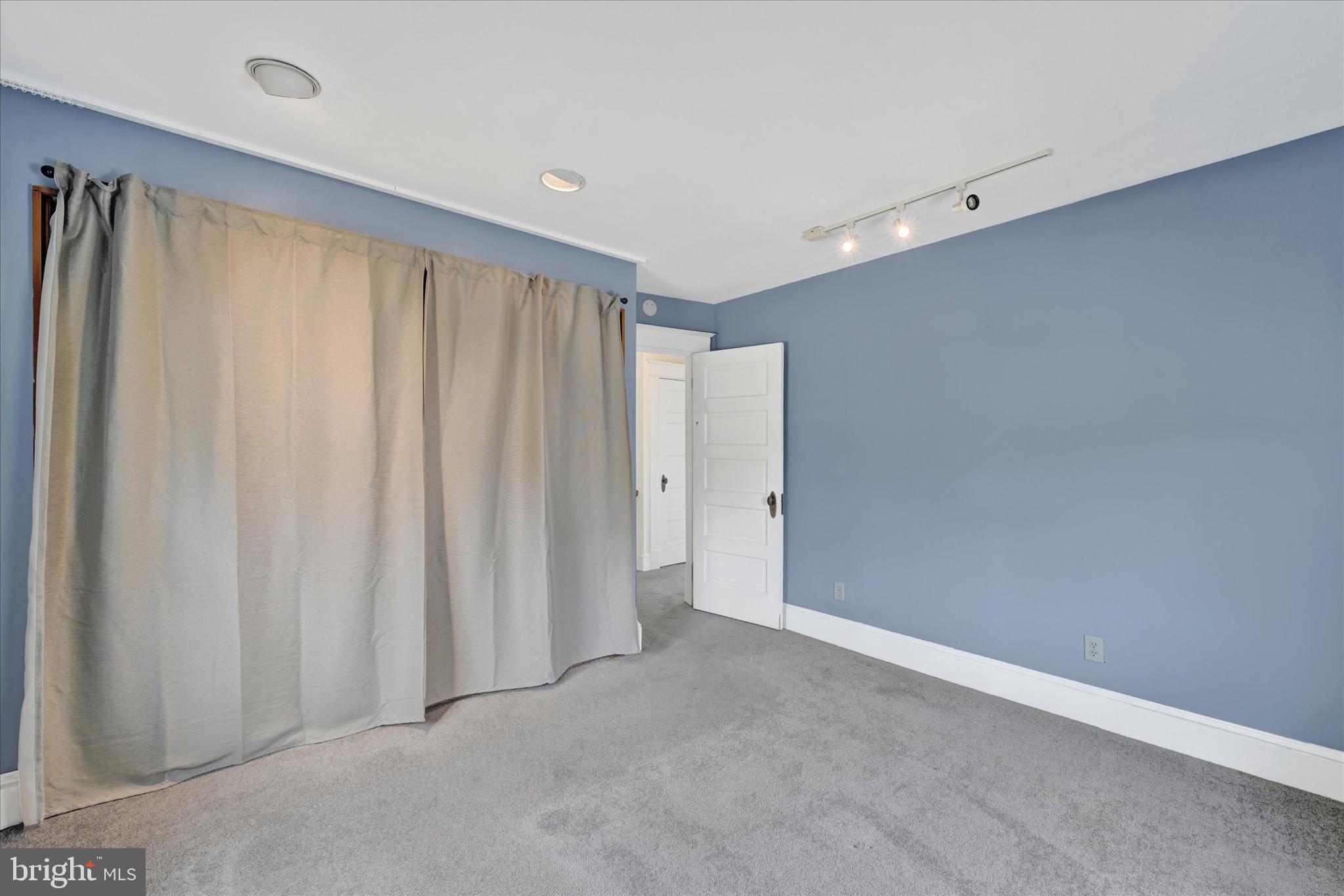 LAKE EVESHAM - Residential