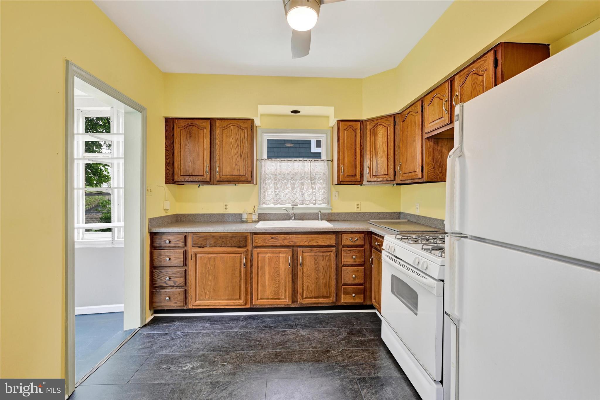 LAKE EVESHAM - Residential