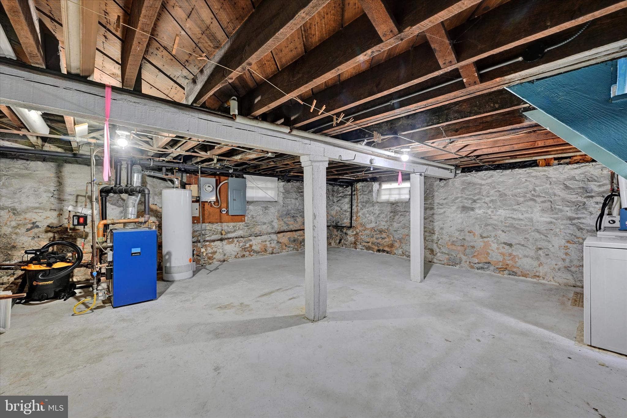 LAKE EVESHAM - Residential