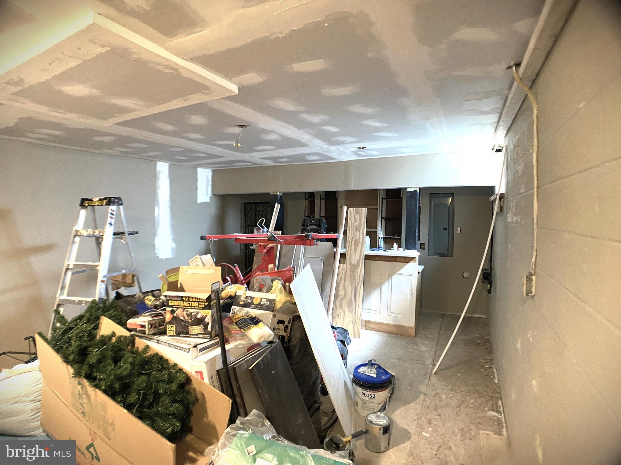 SOUTH WEST LANCASTER - Residential