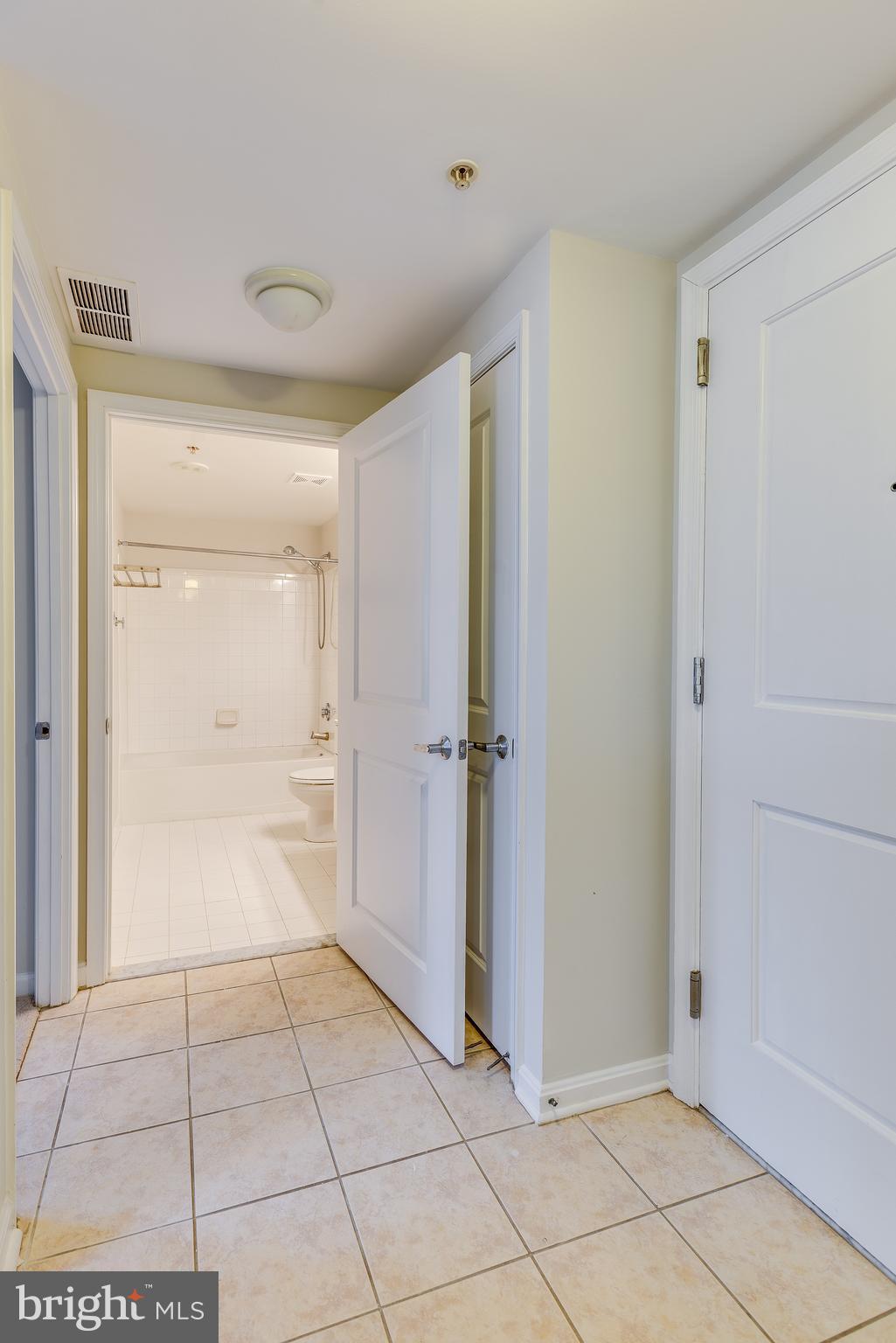 CRESCENT - Residential