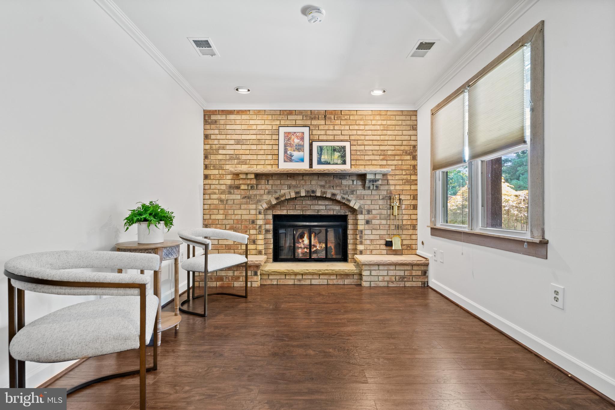 PINECREST - Residential