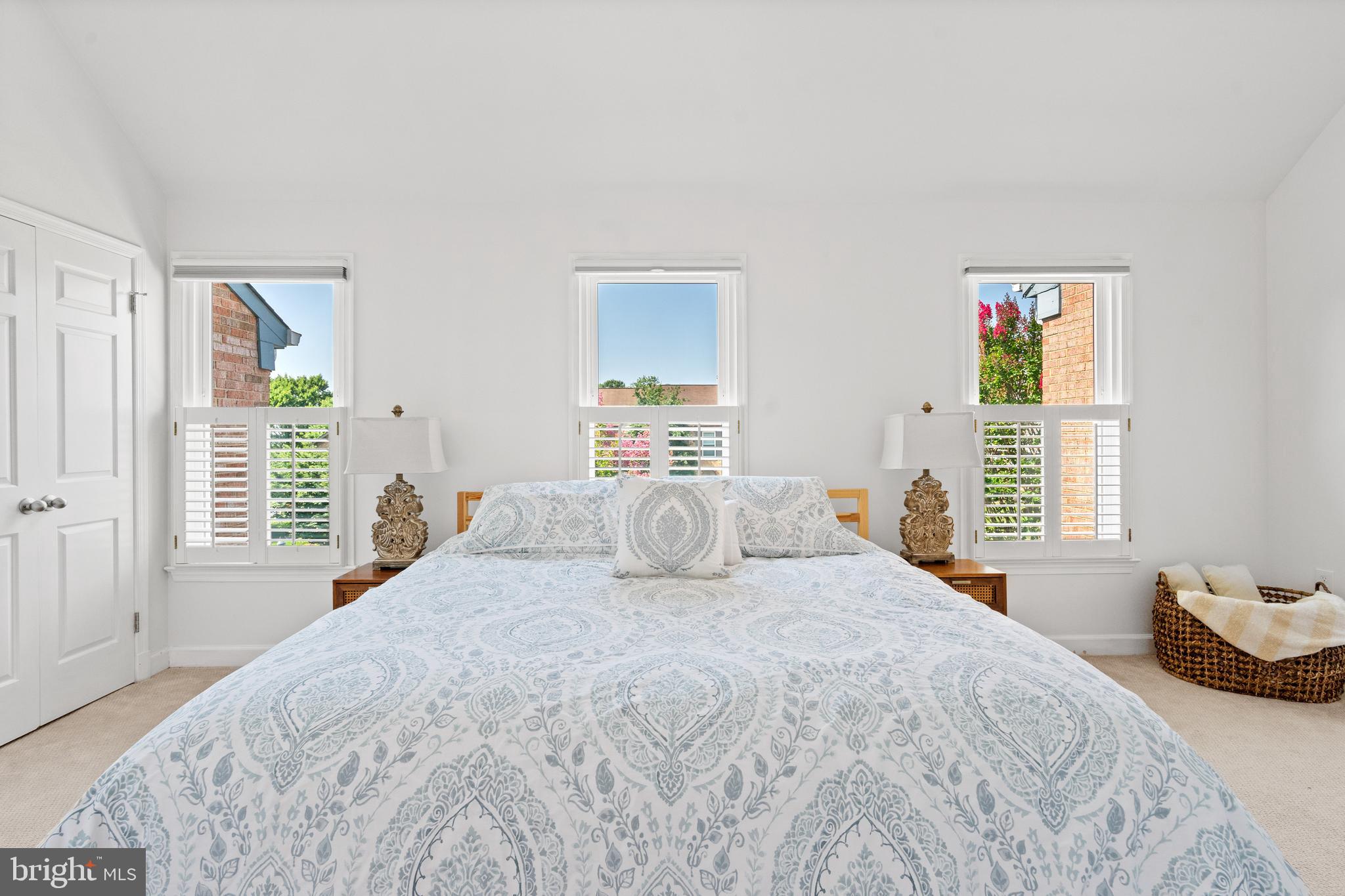 PINECREST - Residential